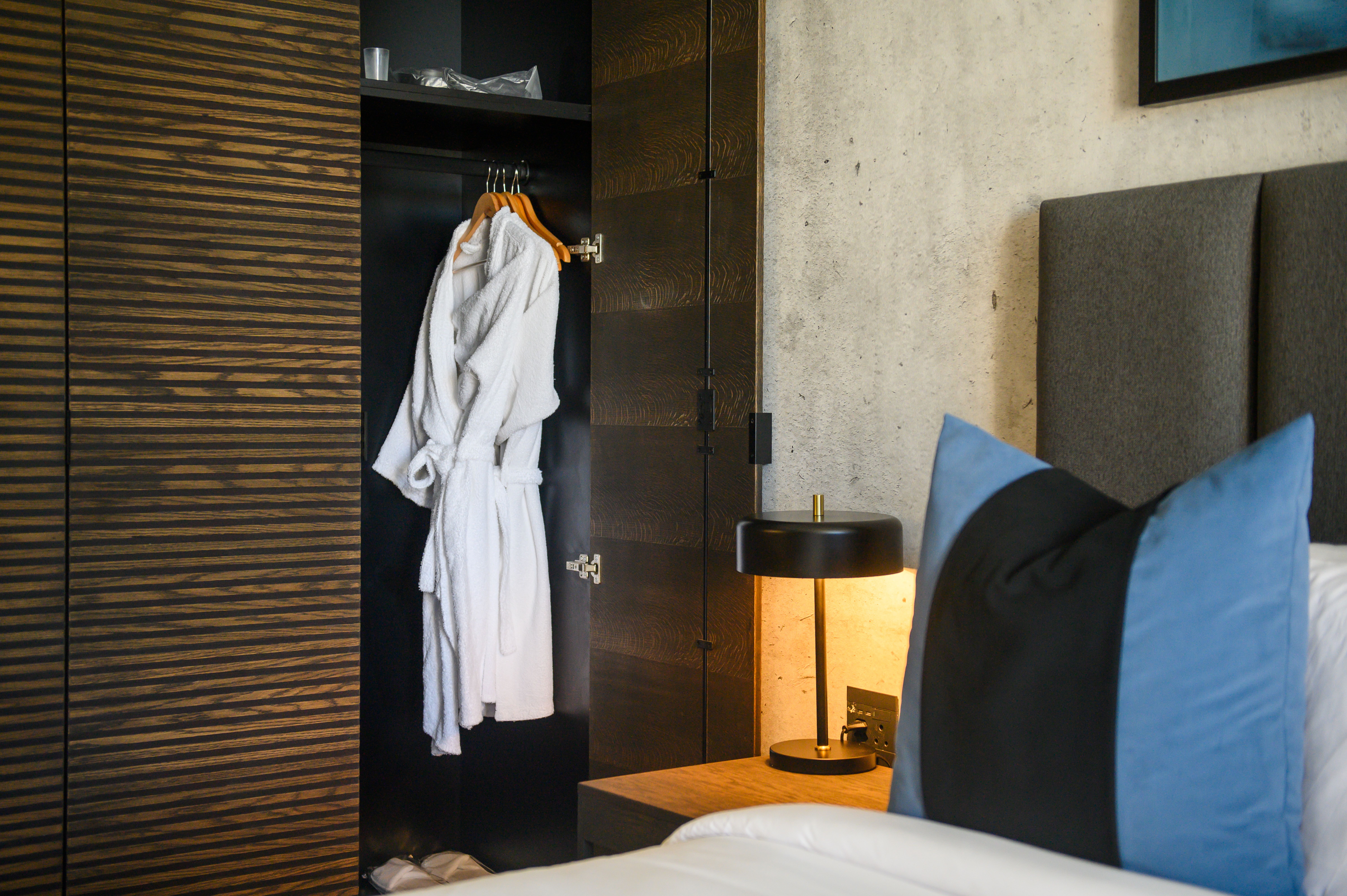 Suite Deluxe with Air Conditioning