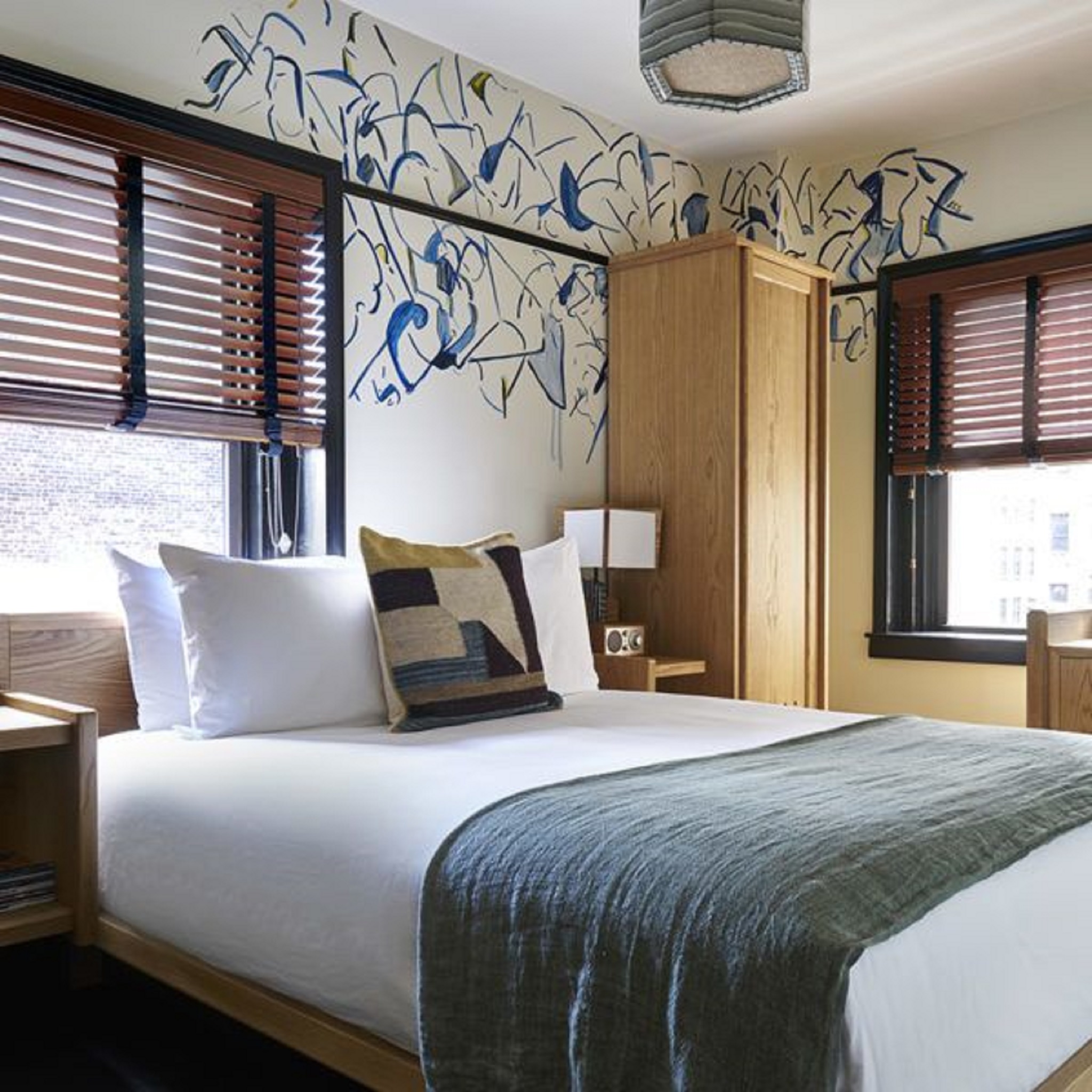 Room Deluxe Queen Bed