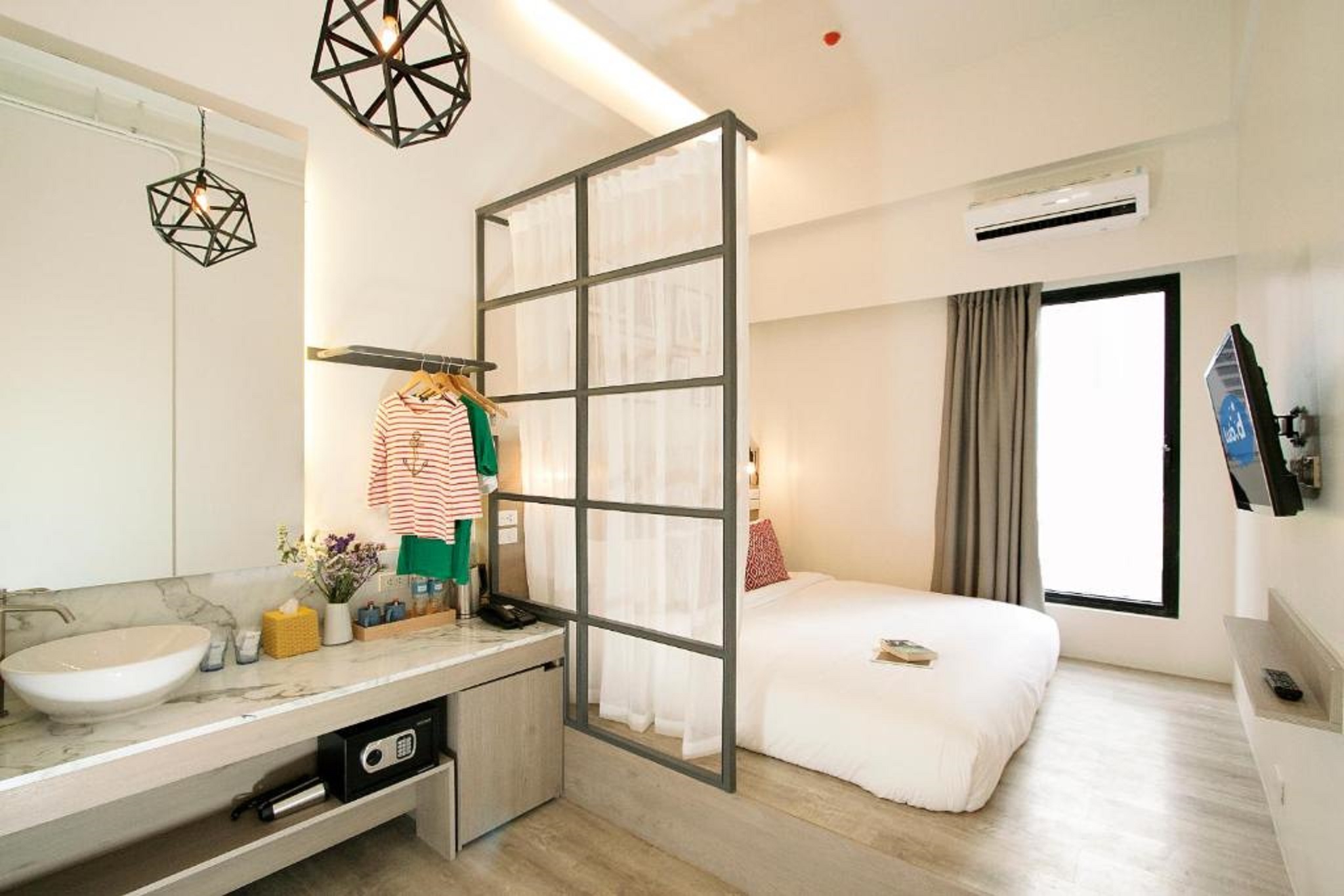 Double Deluxe King Bed