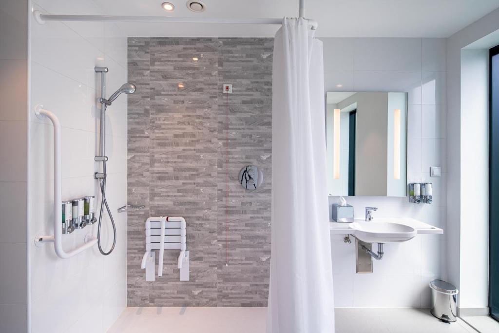 Double Queen Bed Non Smoking