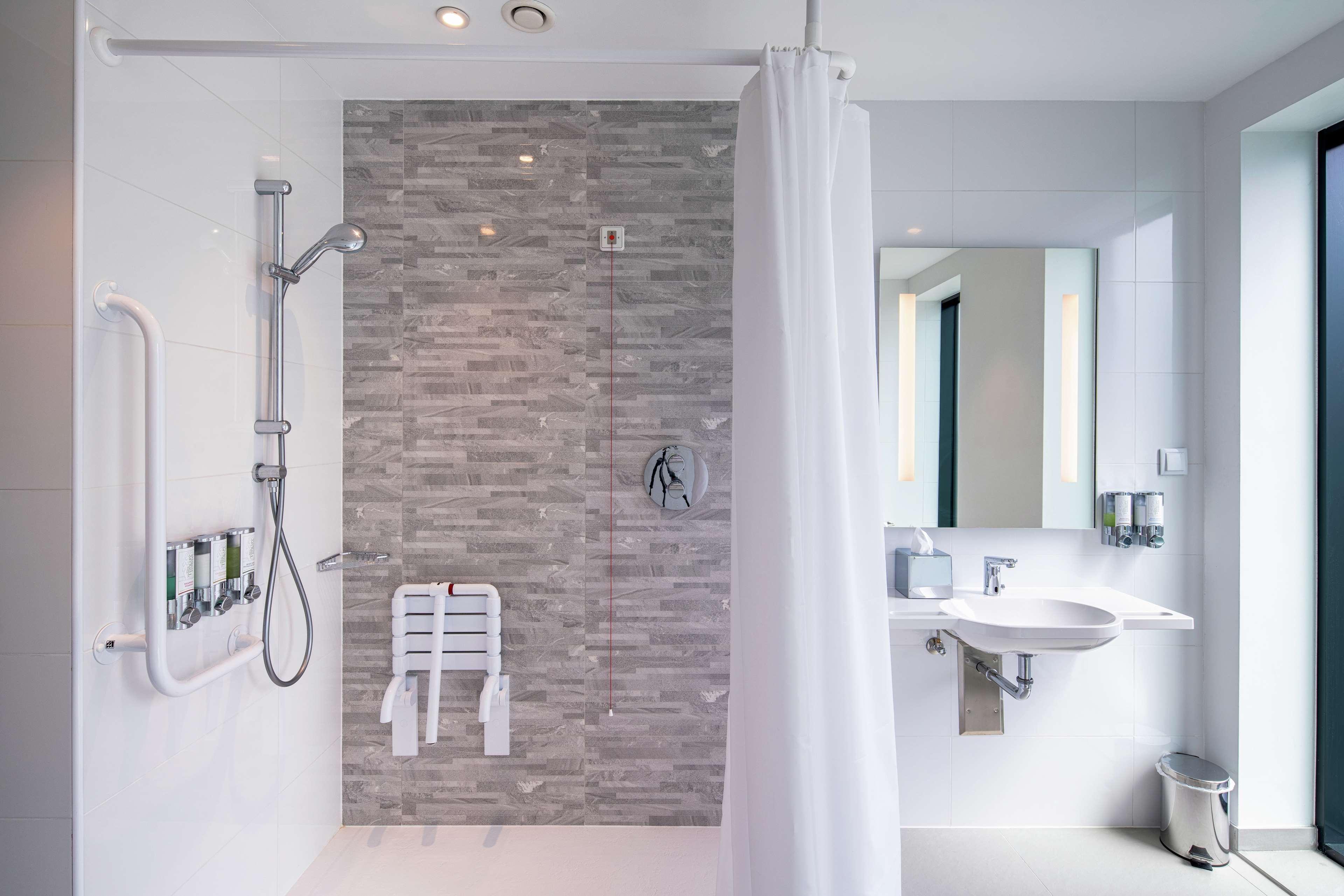 Double Queen Size Bed