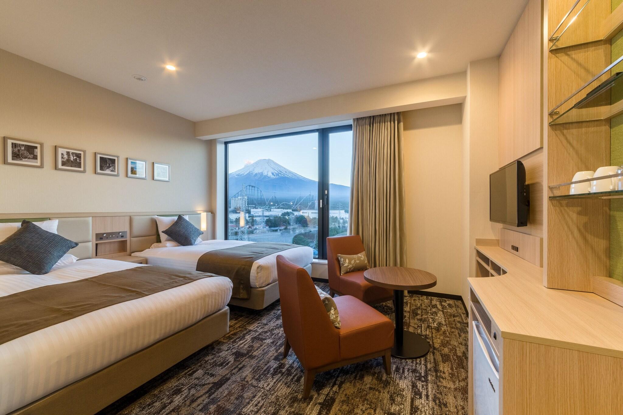Twin Mountain View