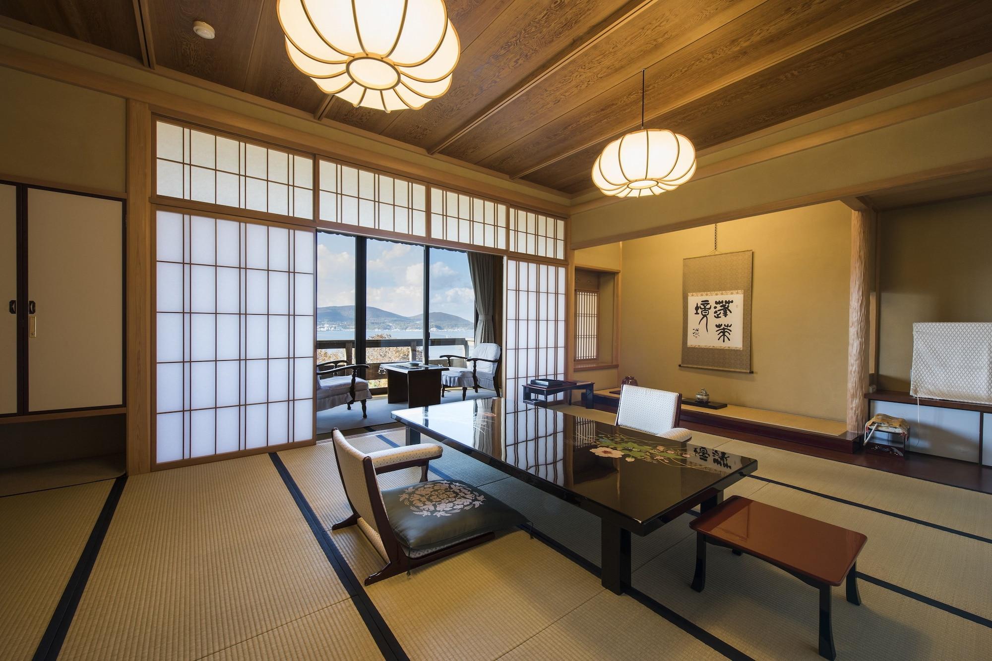 Triple Japanese Room
