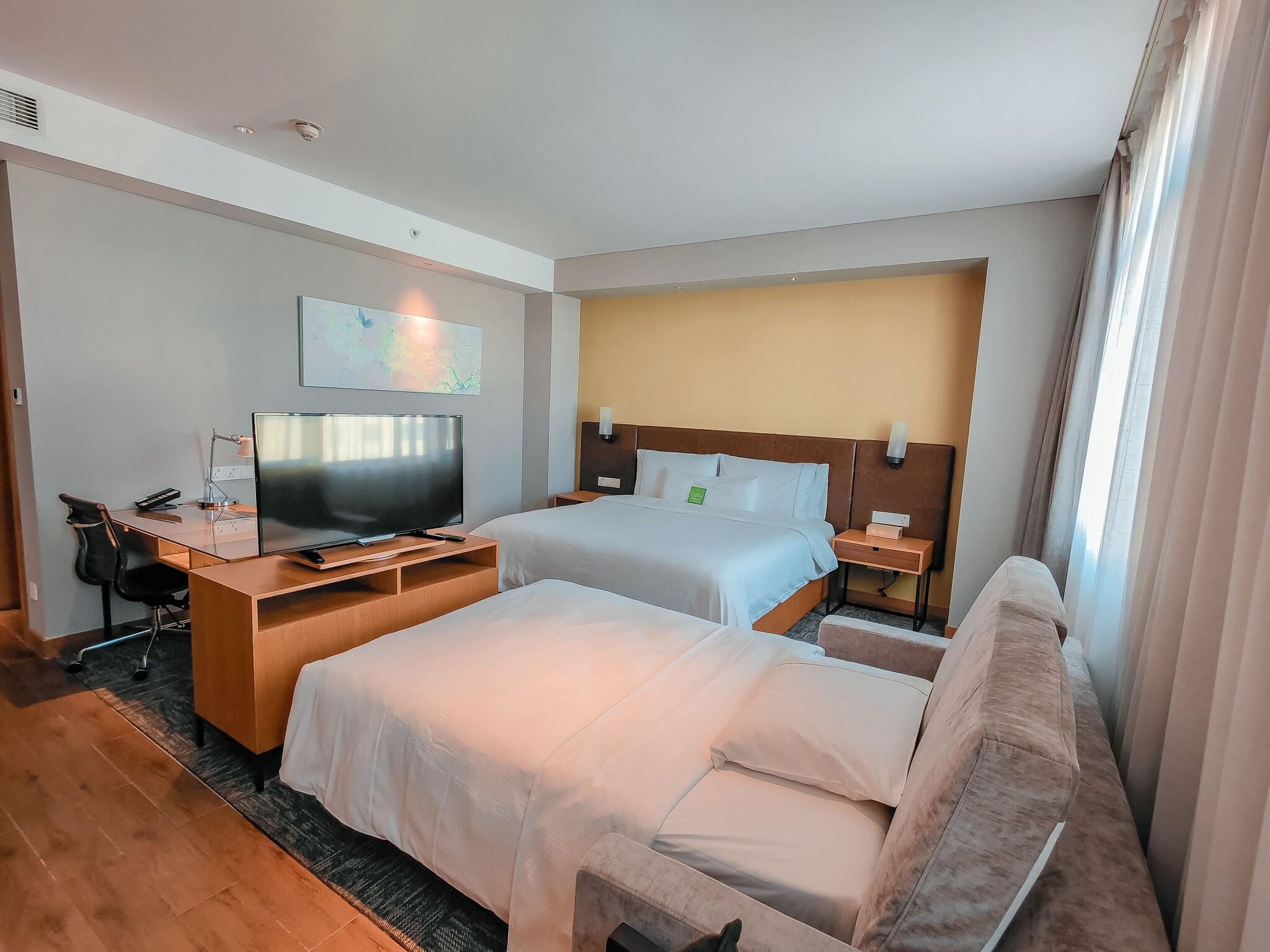 Studio King Size Bed