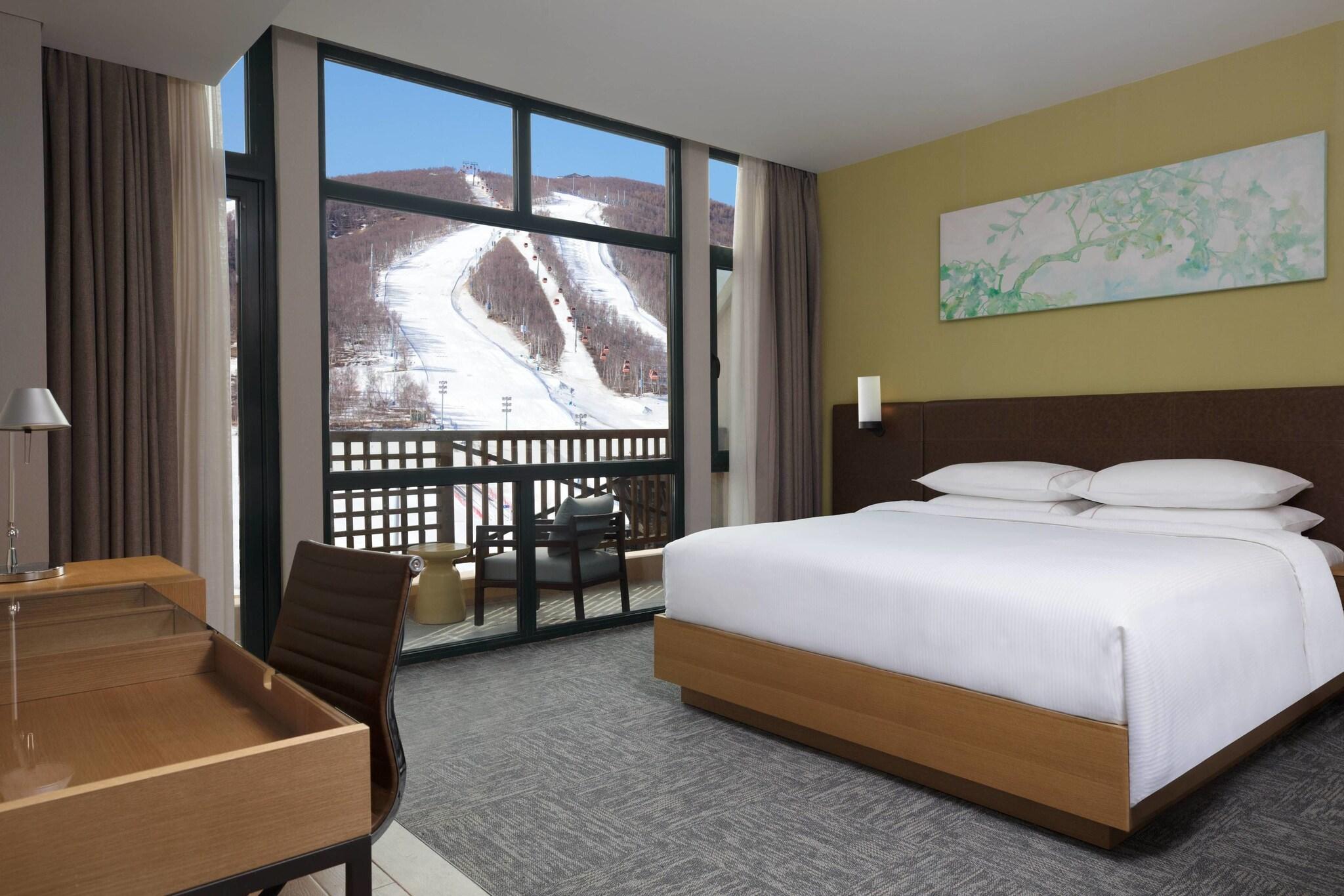 Studio King Size Bed