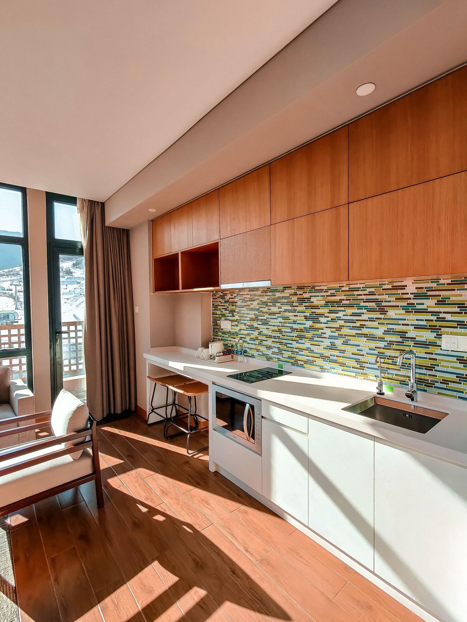 Studio King Size Bed