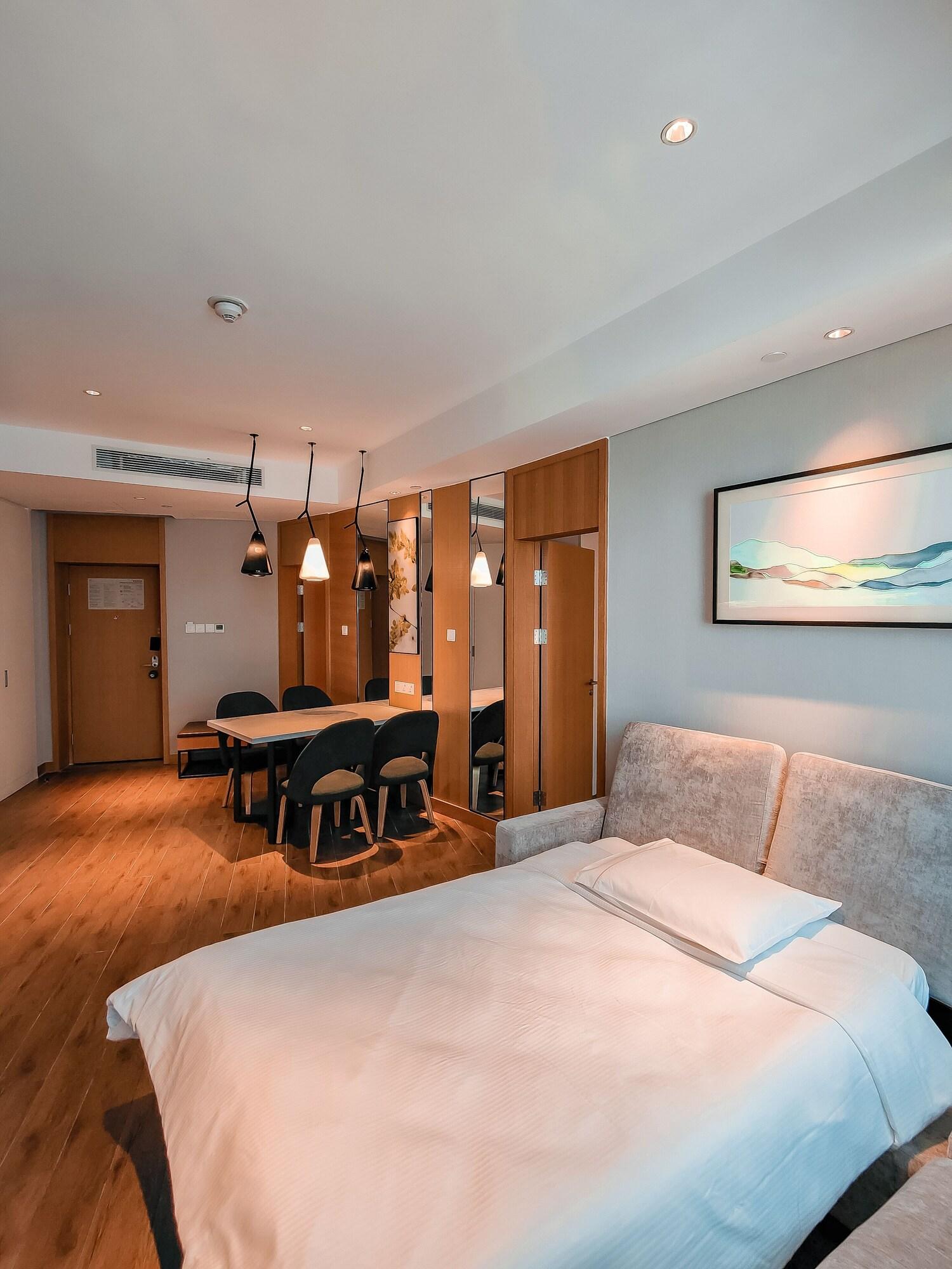 Suite King Bed One Bedroom 