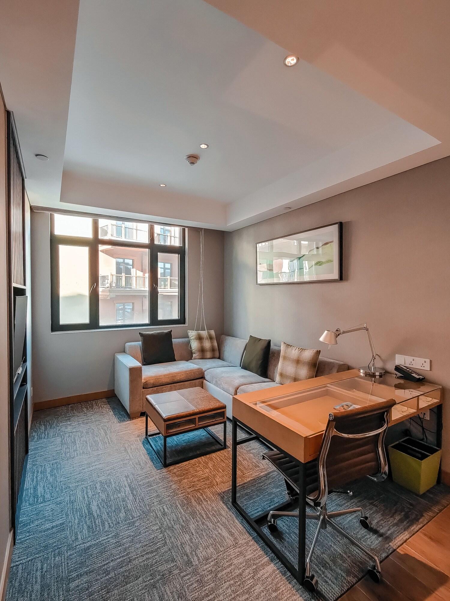 Suite King Bed One Bedroom 