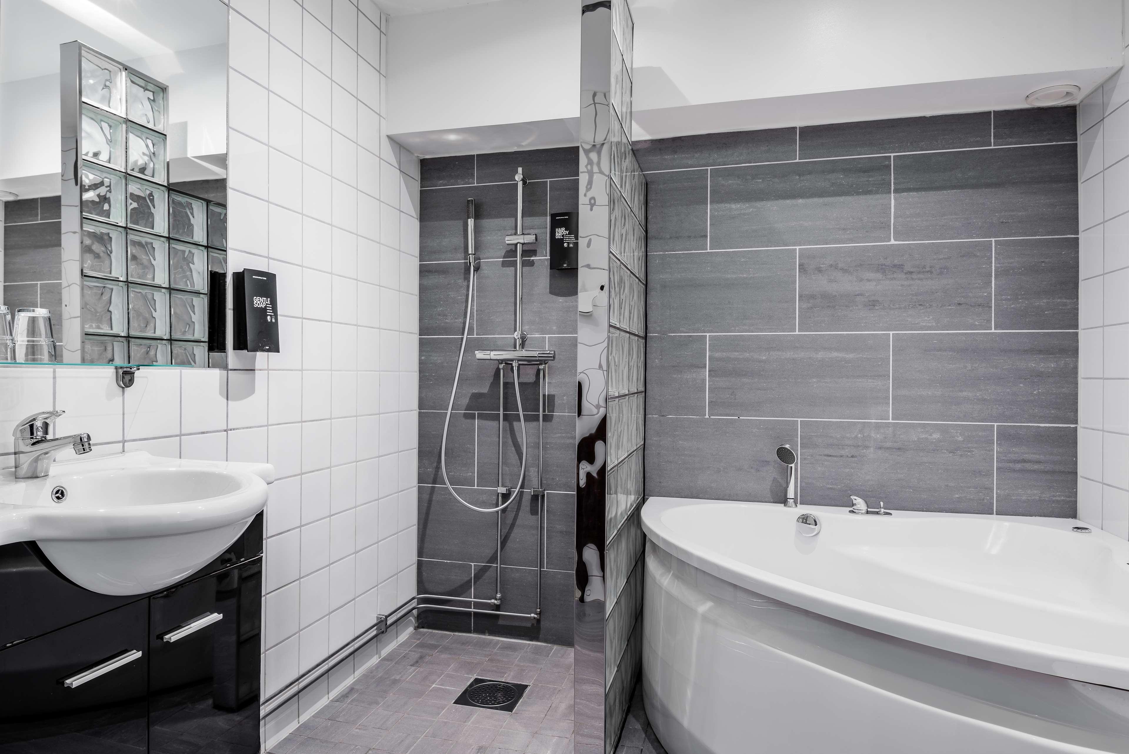 Family Room King Bed Non Smoking