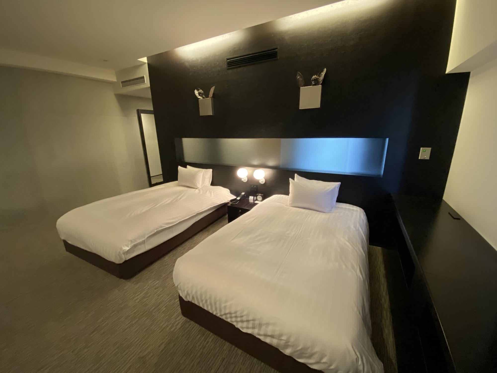 Twin Deluxe Two Beds