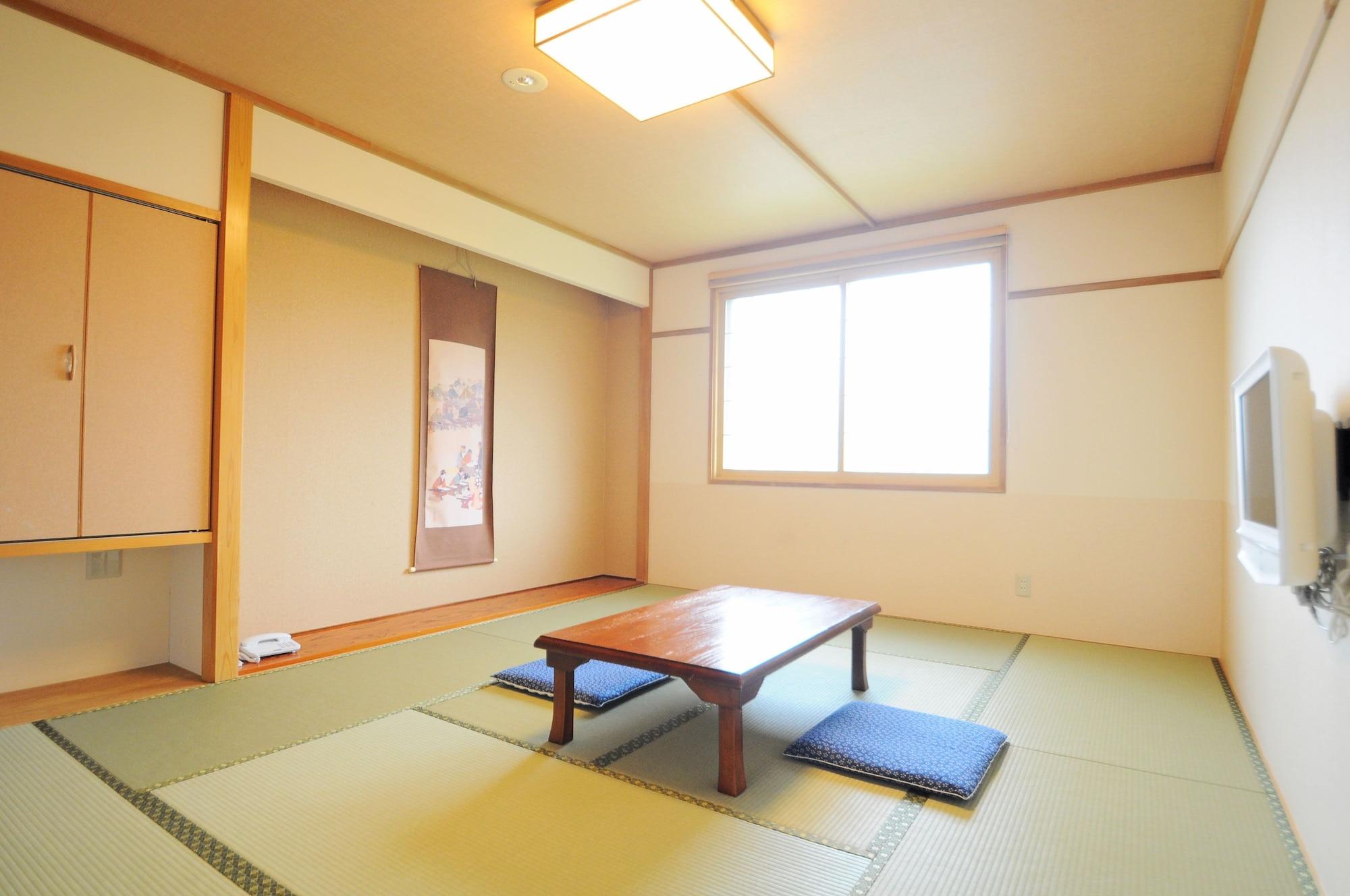 Quadruple with Shared Bathroom