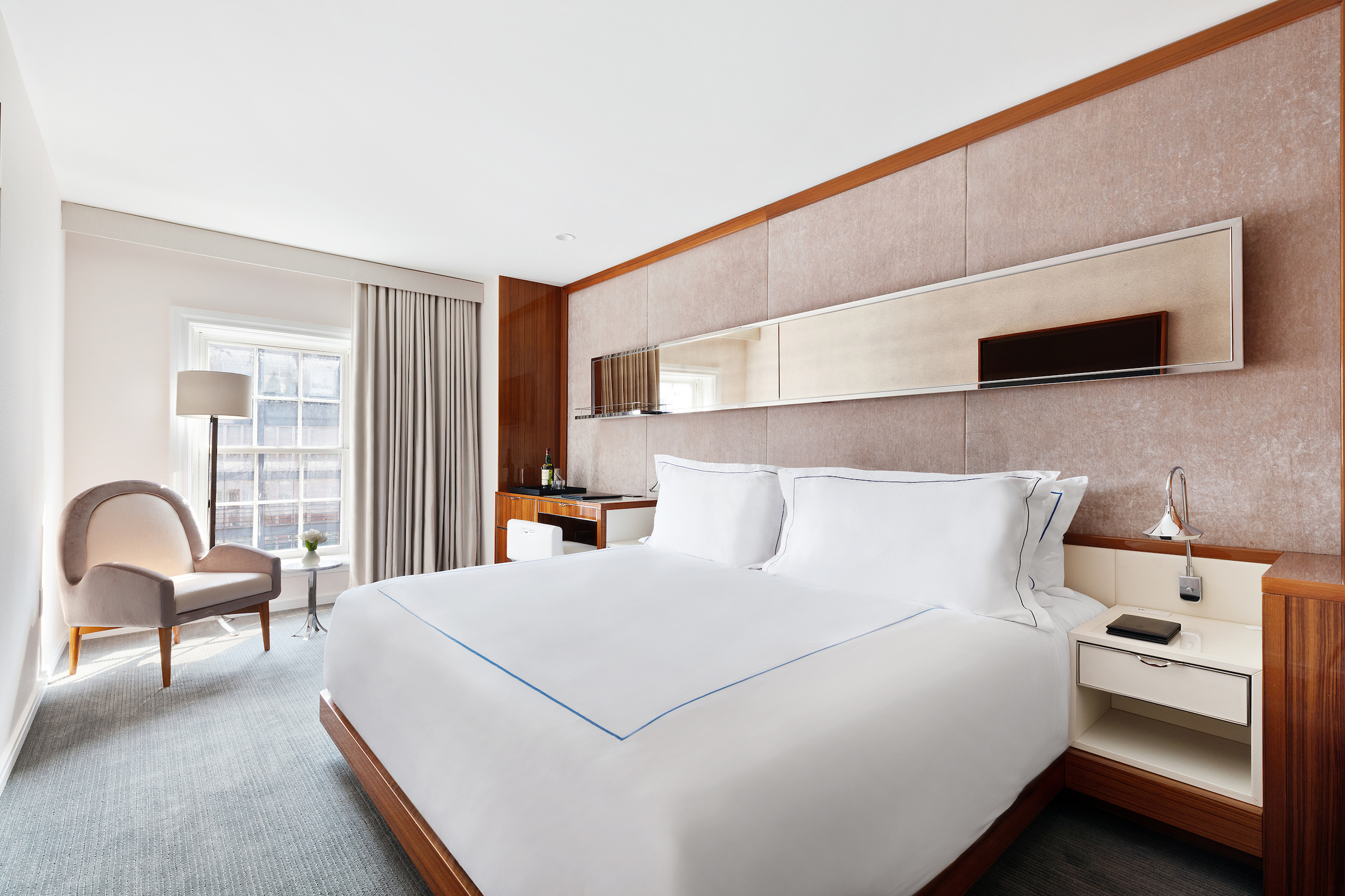 Room Deluxe King Bed