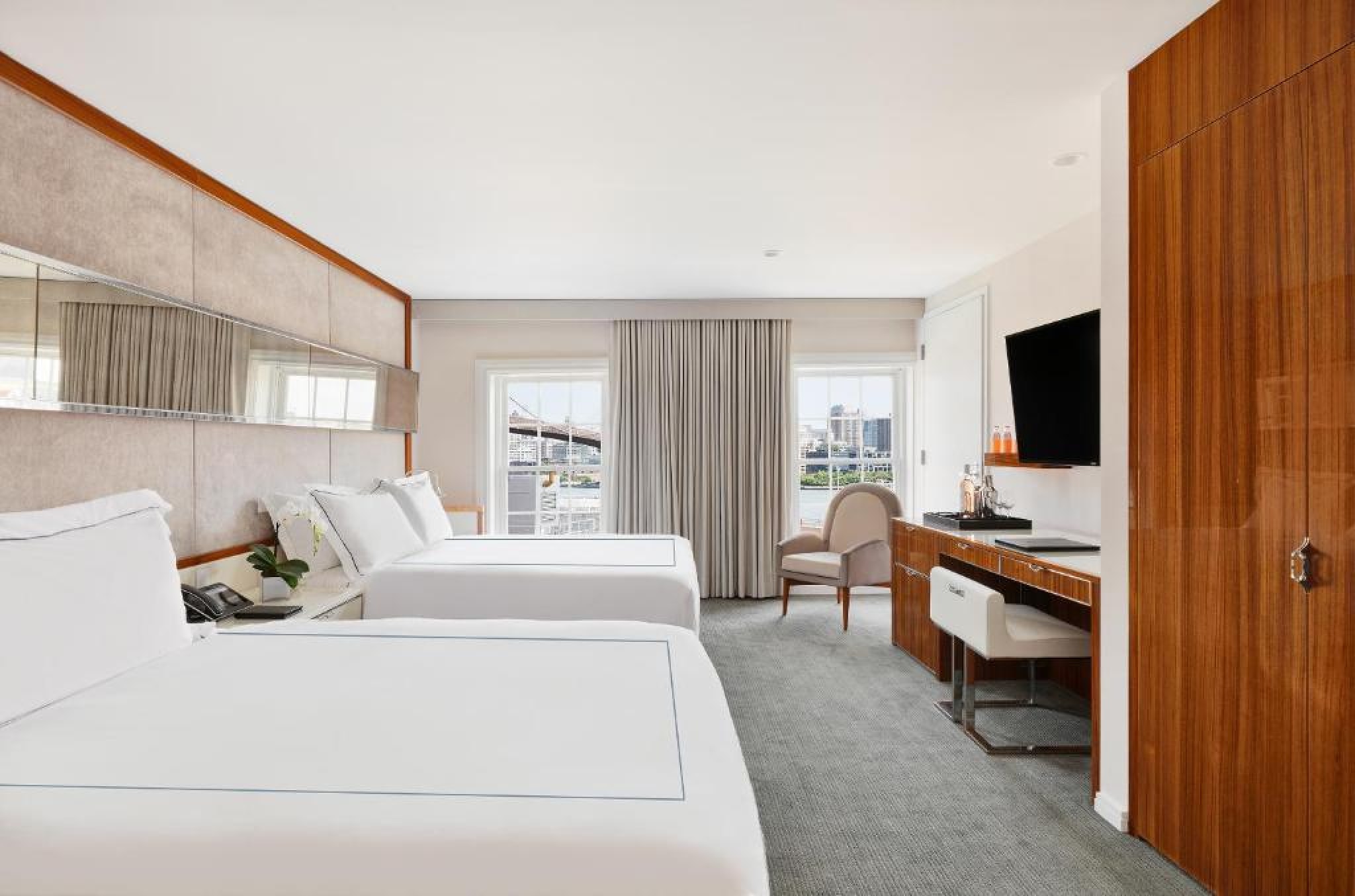 Twin Deluxe Two Queen Beds