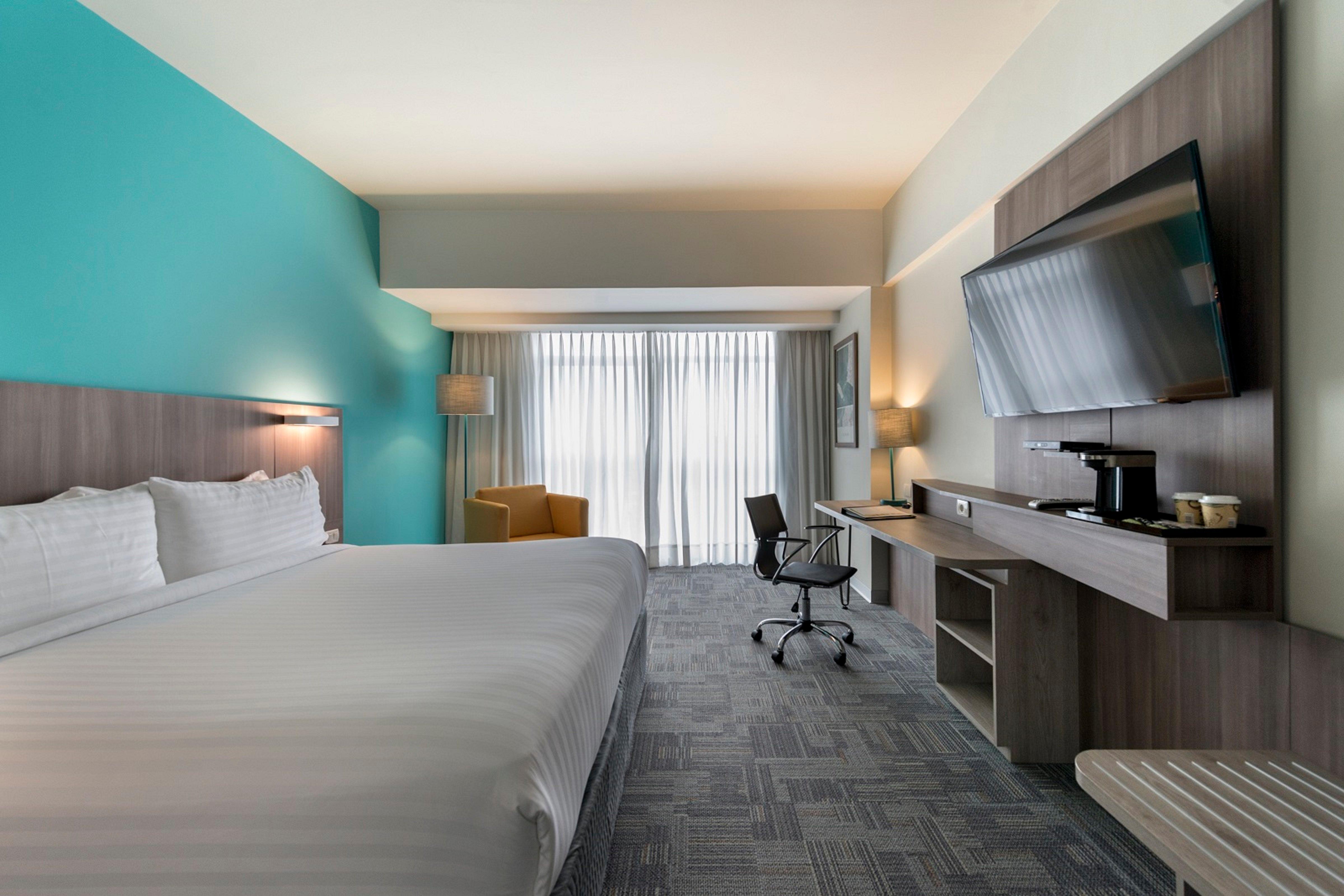 Double City View King Bed