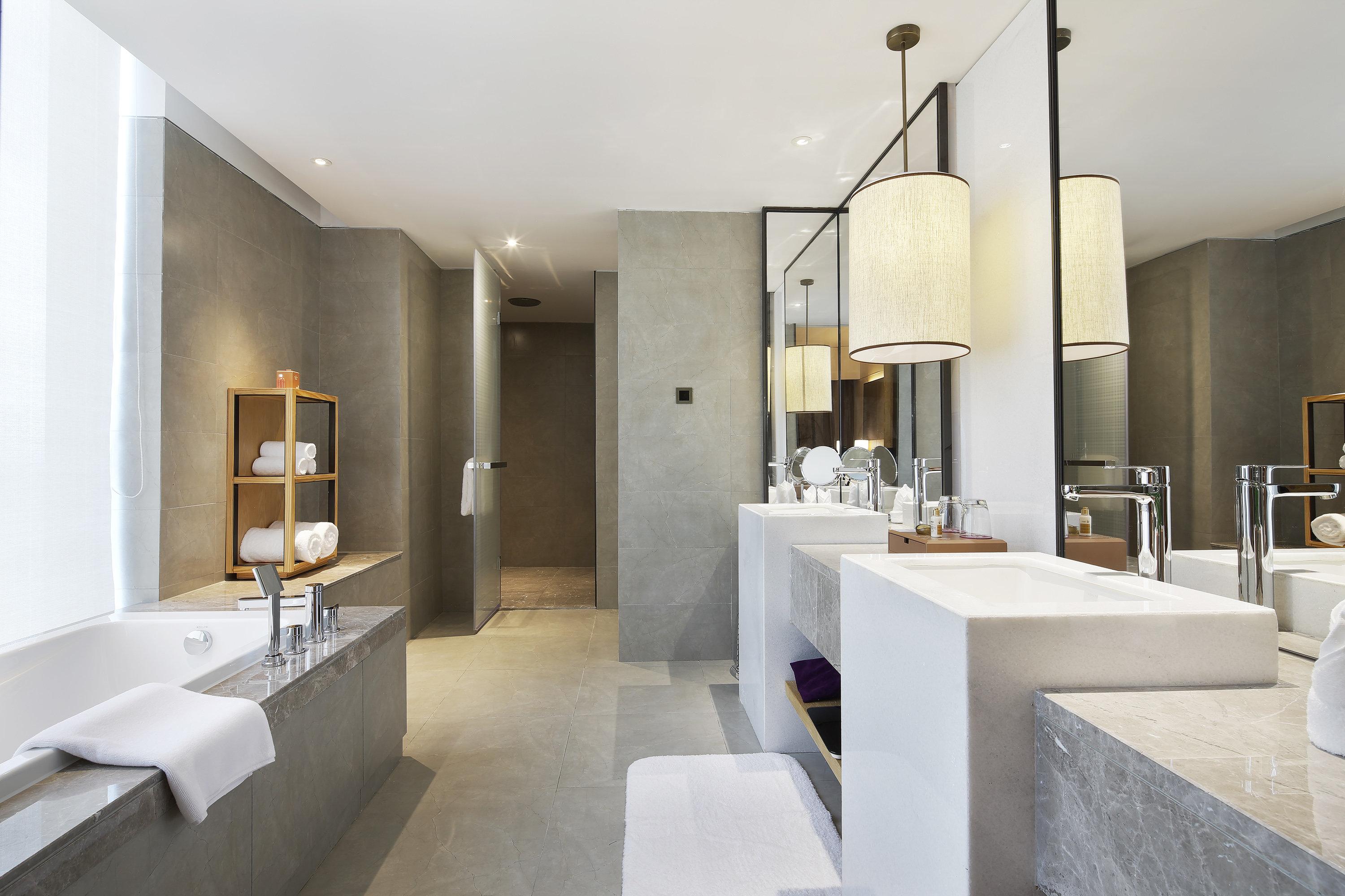 Junior Suite King Size Bed