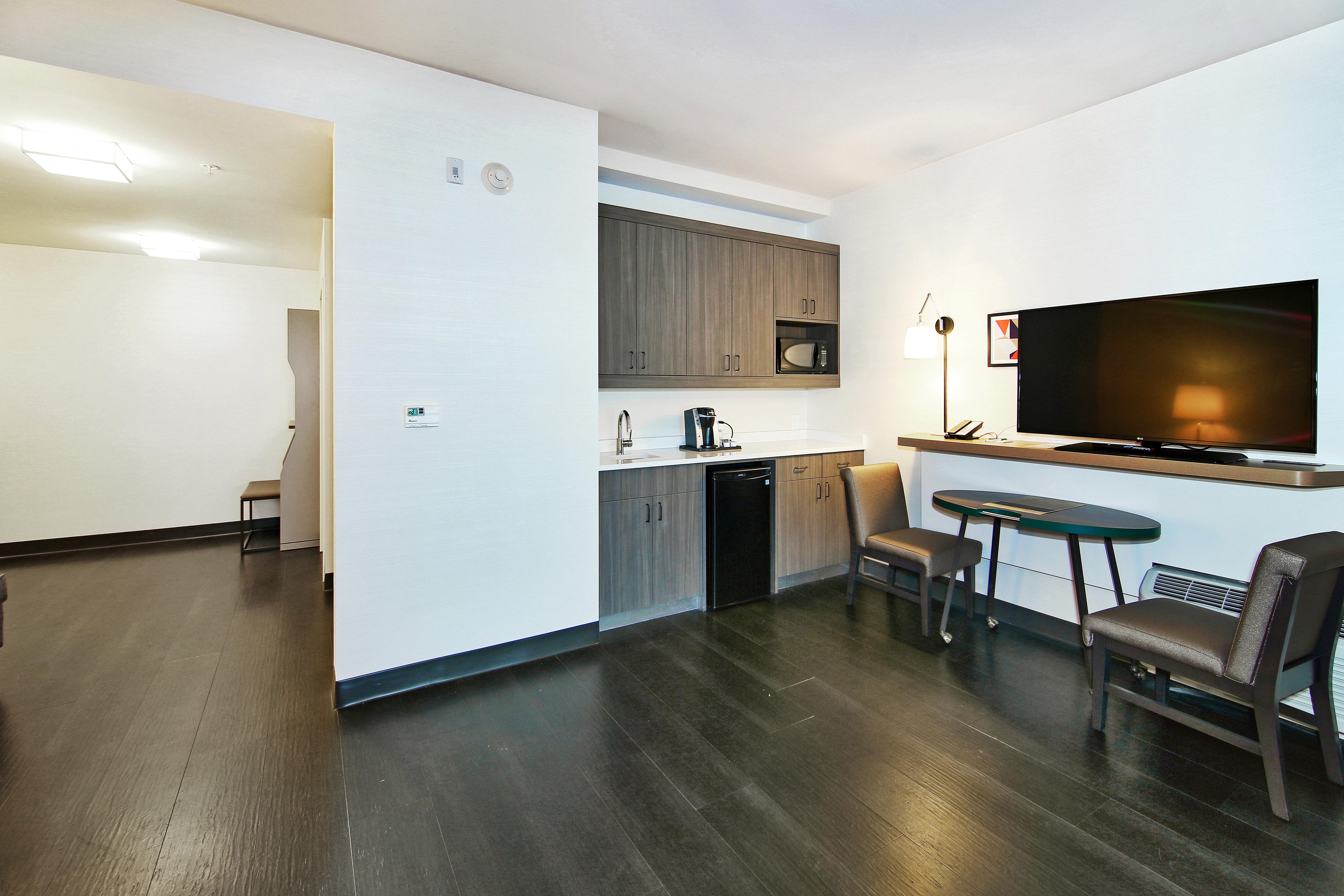 Suite King Bed One Bedroom 