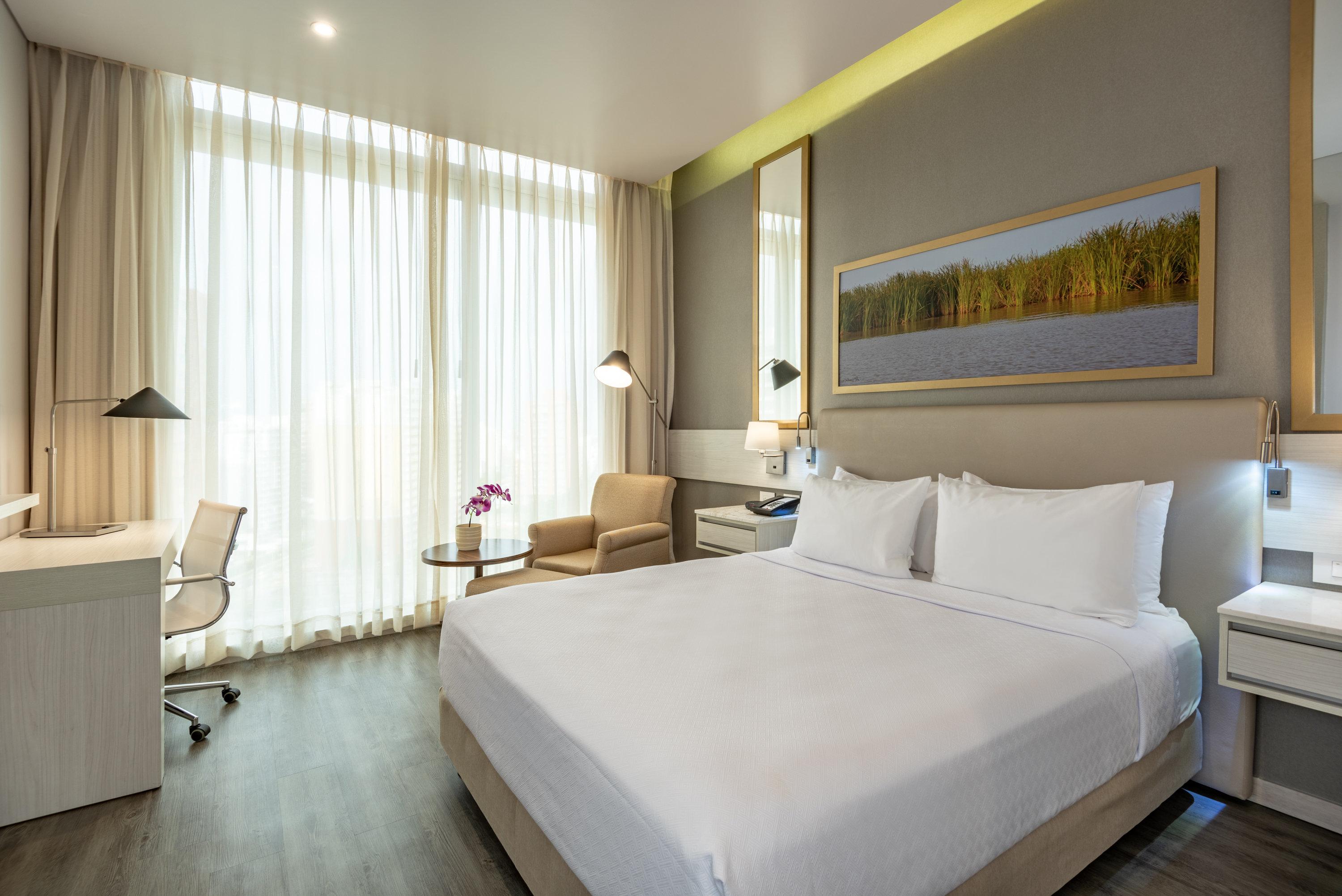 Double City View Queen Bed