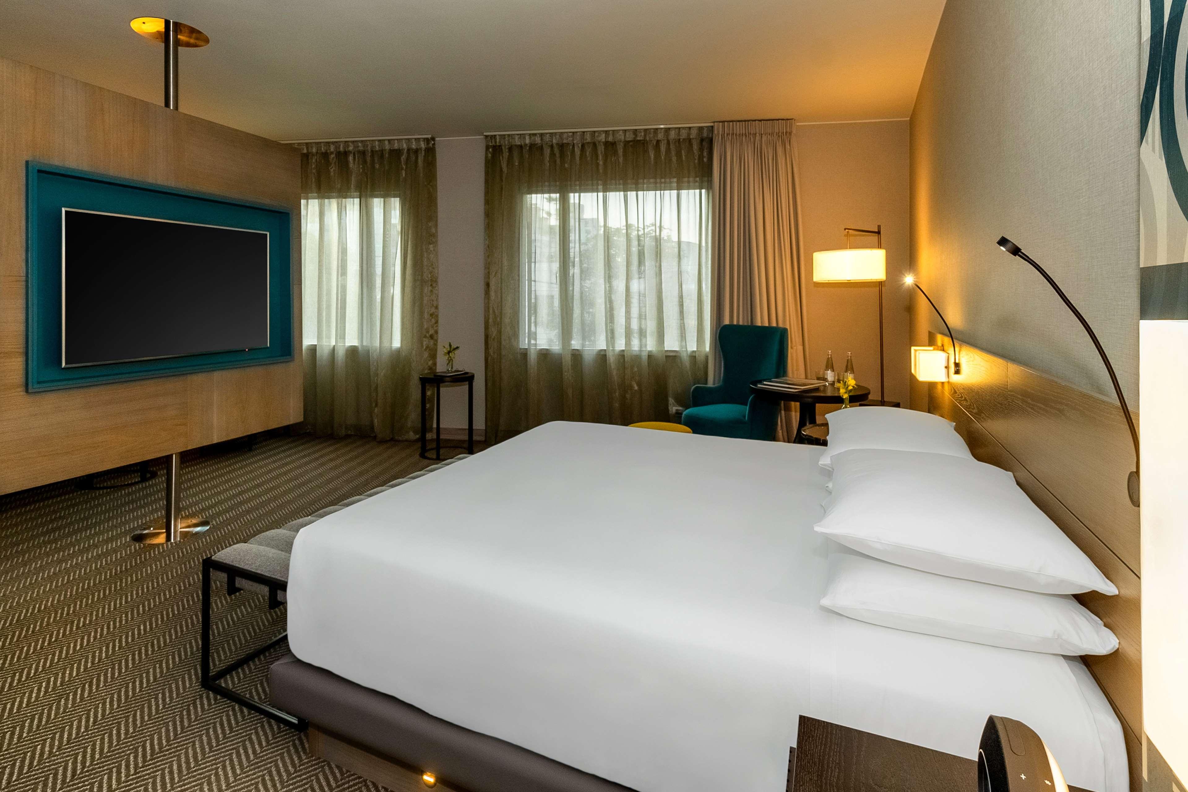 Junior Suite King Size Bed