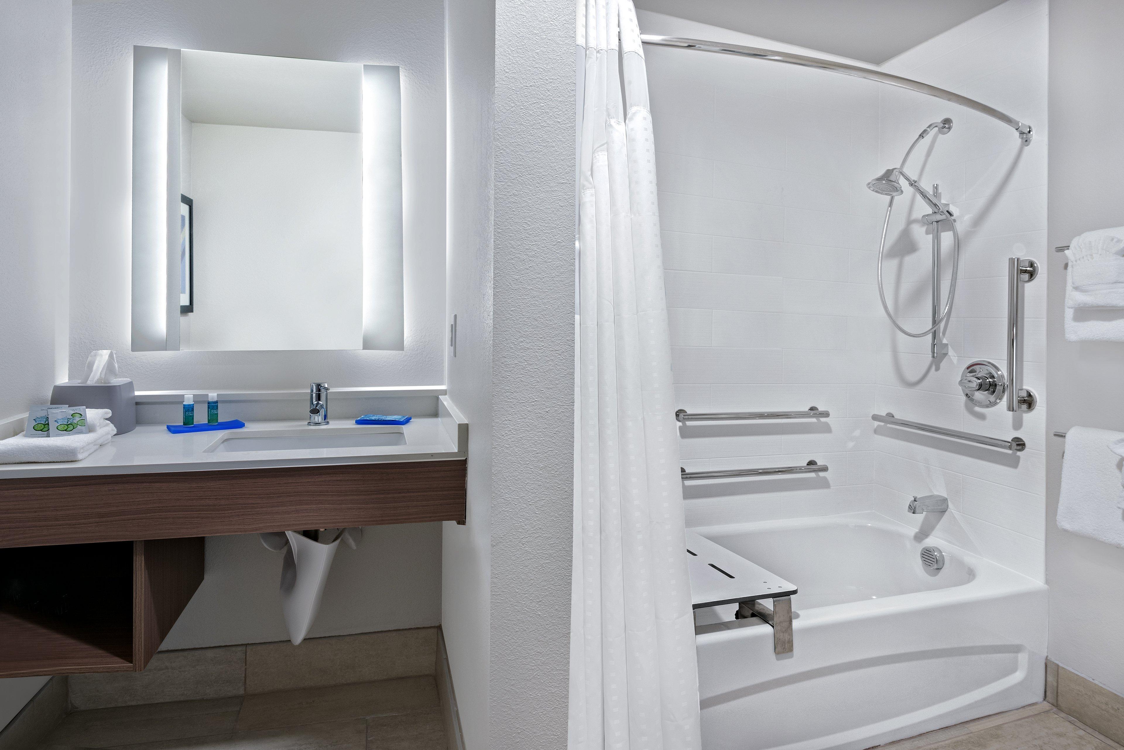 Room Accessible King Size Bed