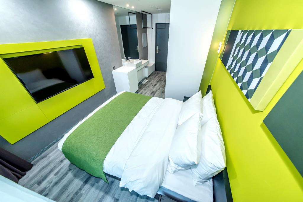 Twin Deluxe City View