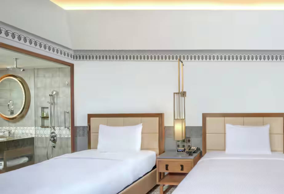 Twin Deluxe with Views