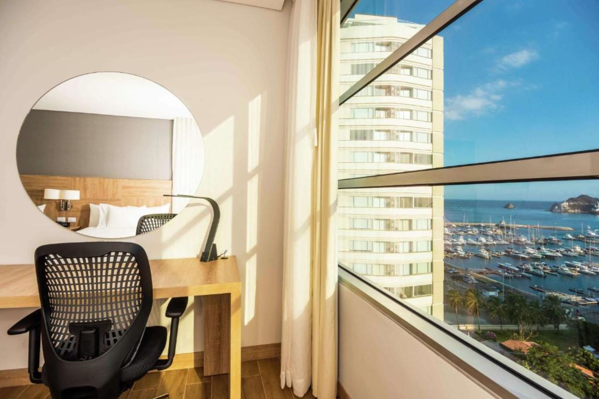 Twin Ocean View King Bed