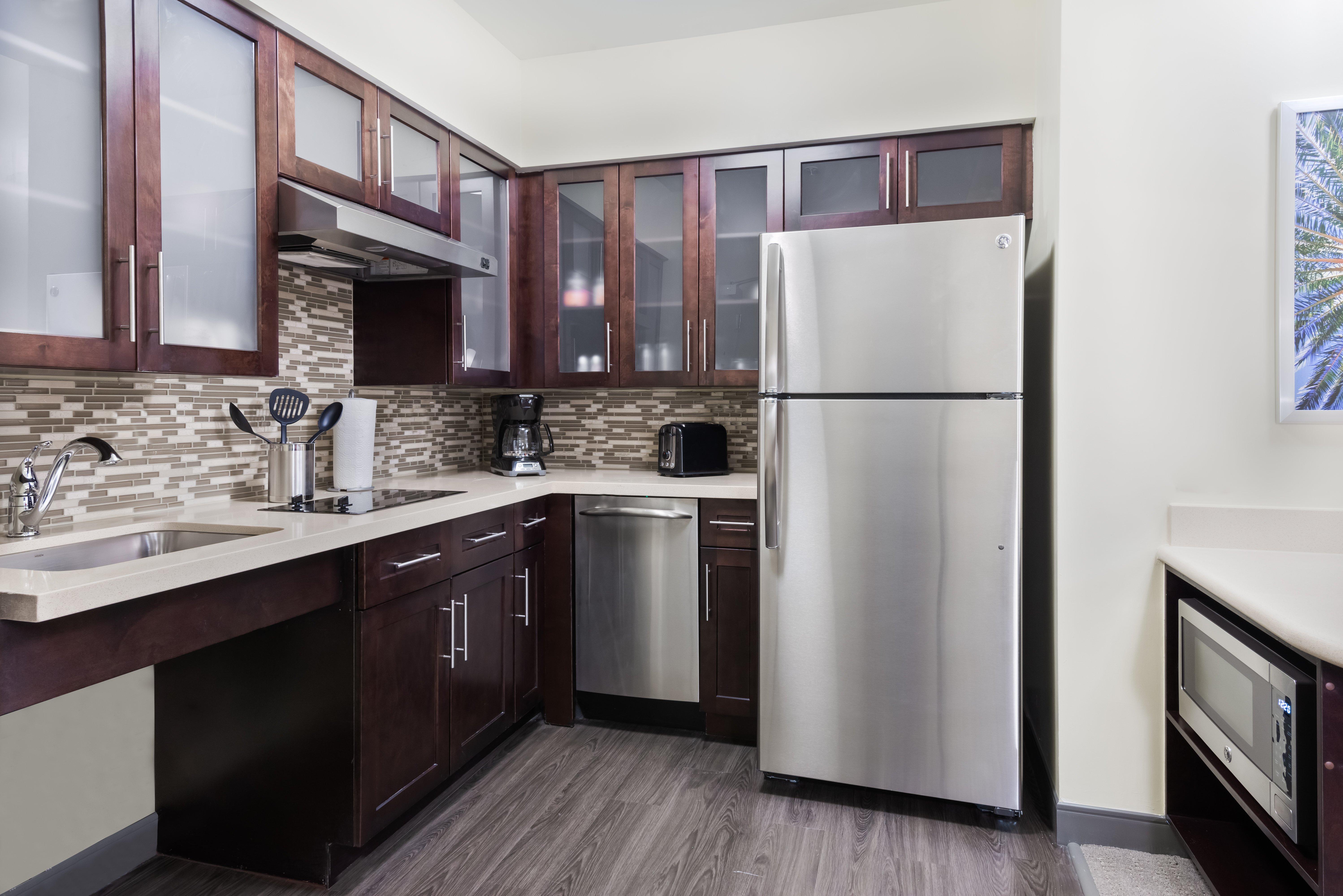 Studio Accessible-queen Size Bed