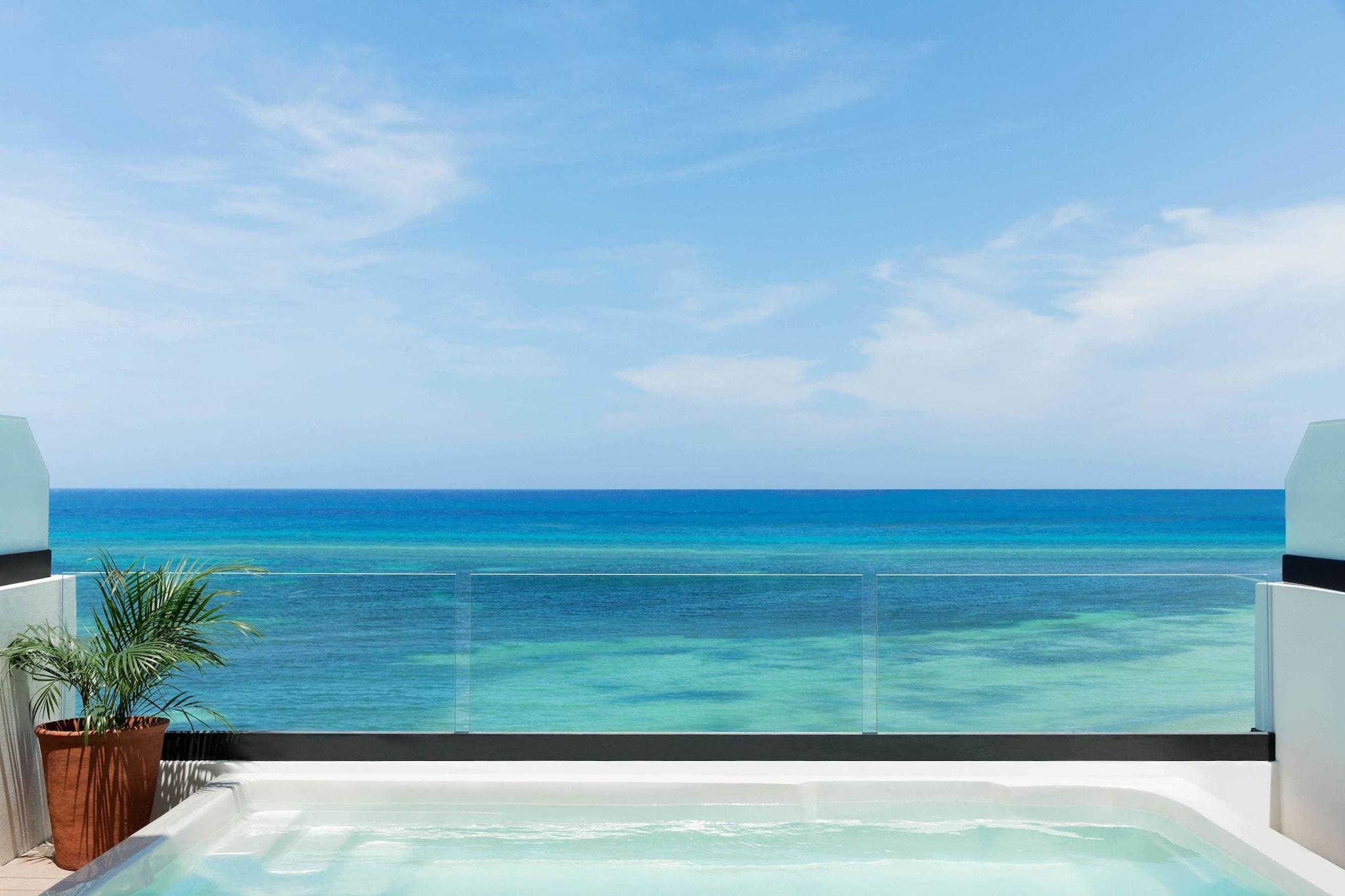 Junior Suite Ocean Front