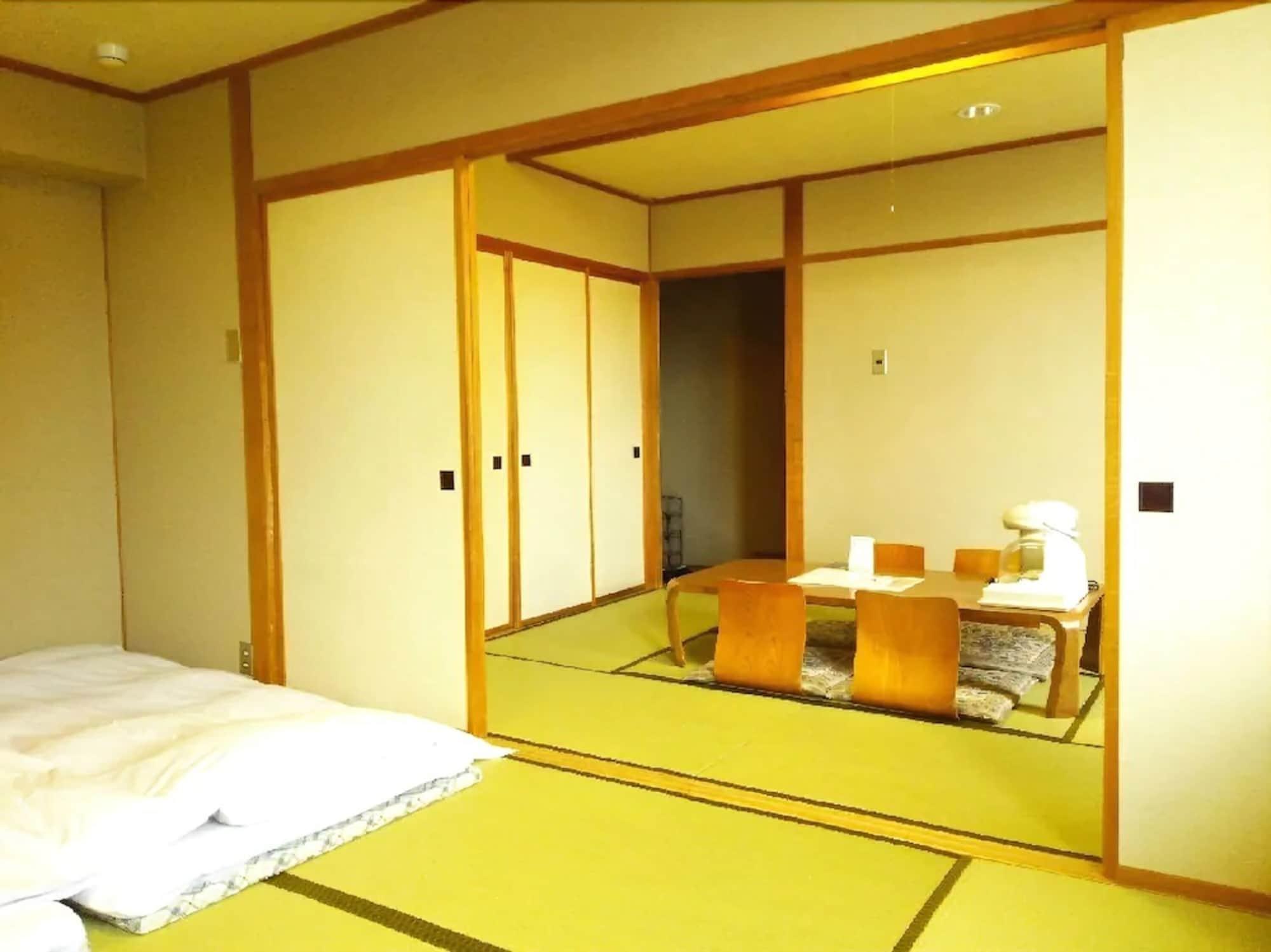 Quadruple Non Smoking