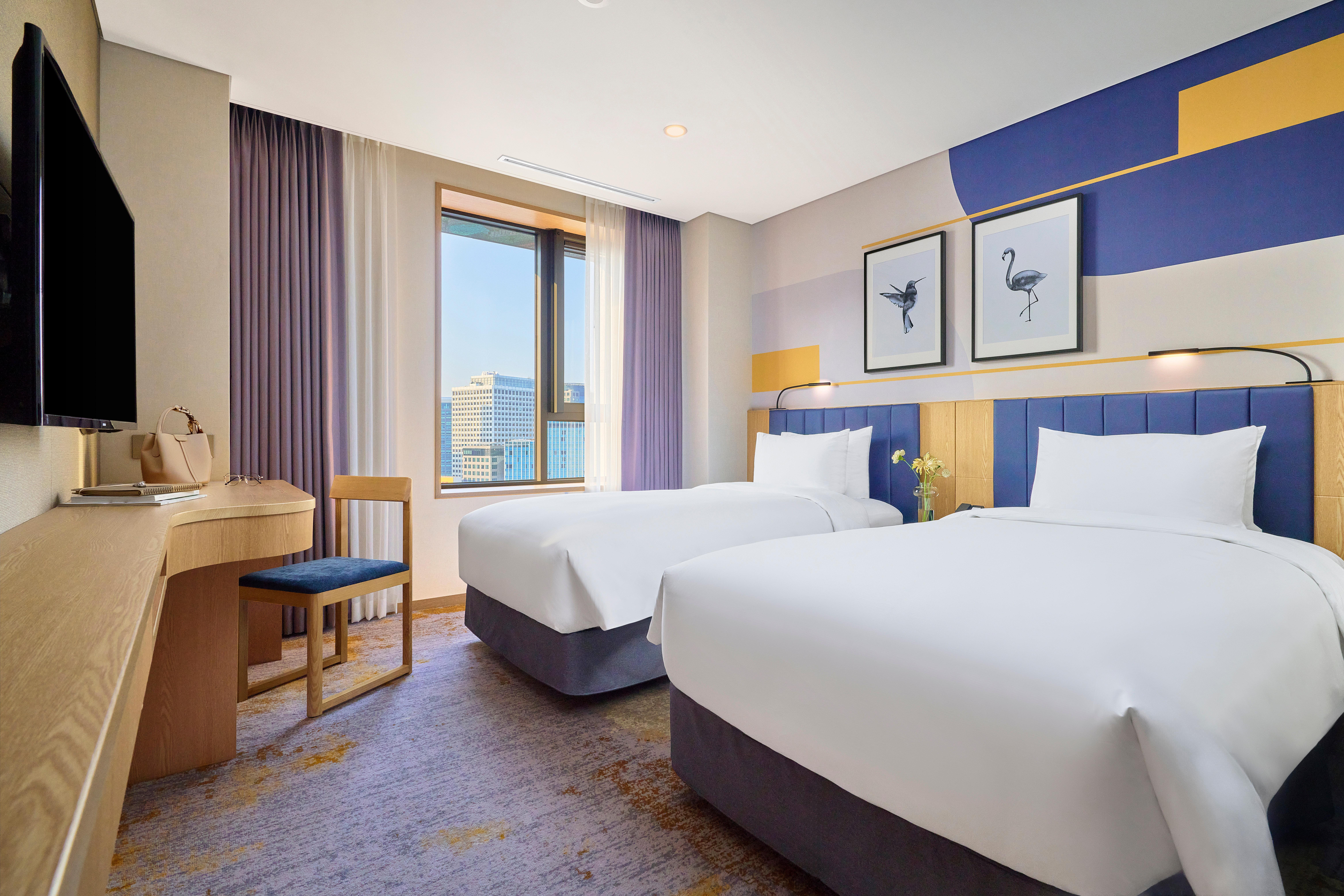 Twin Deluxe City View