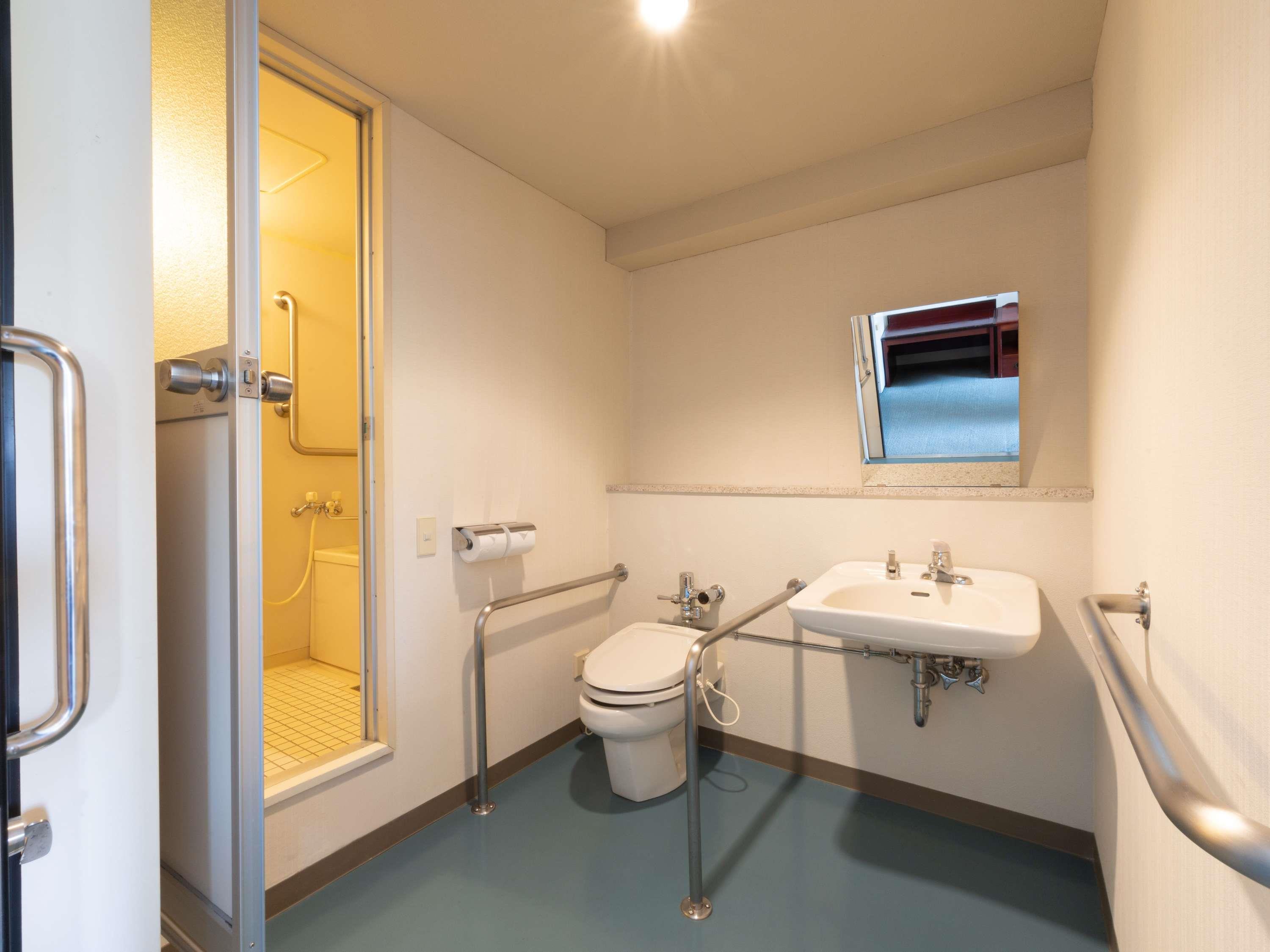 Triple Accessible