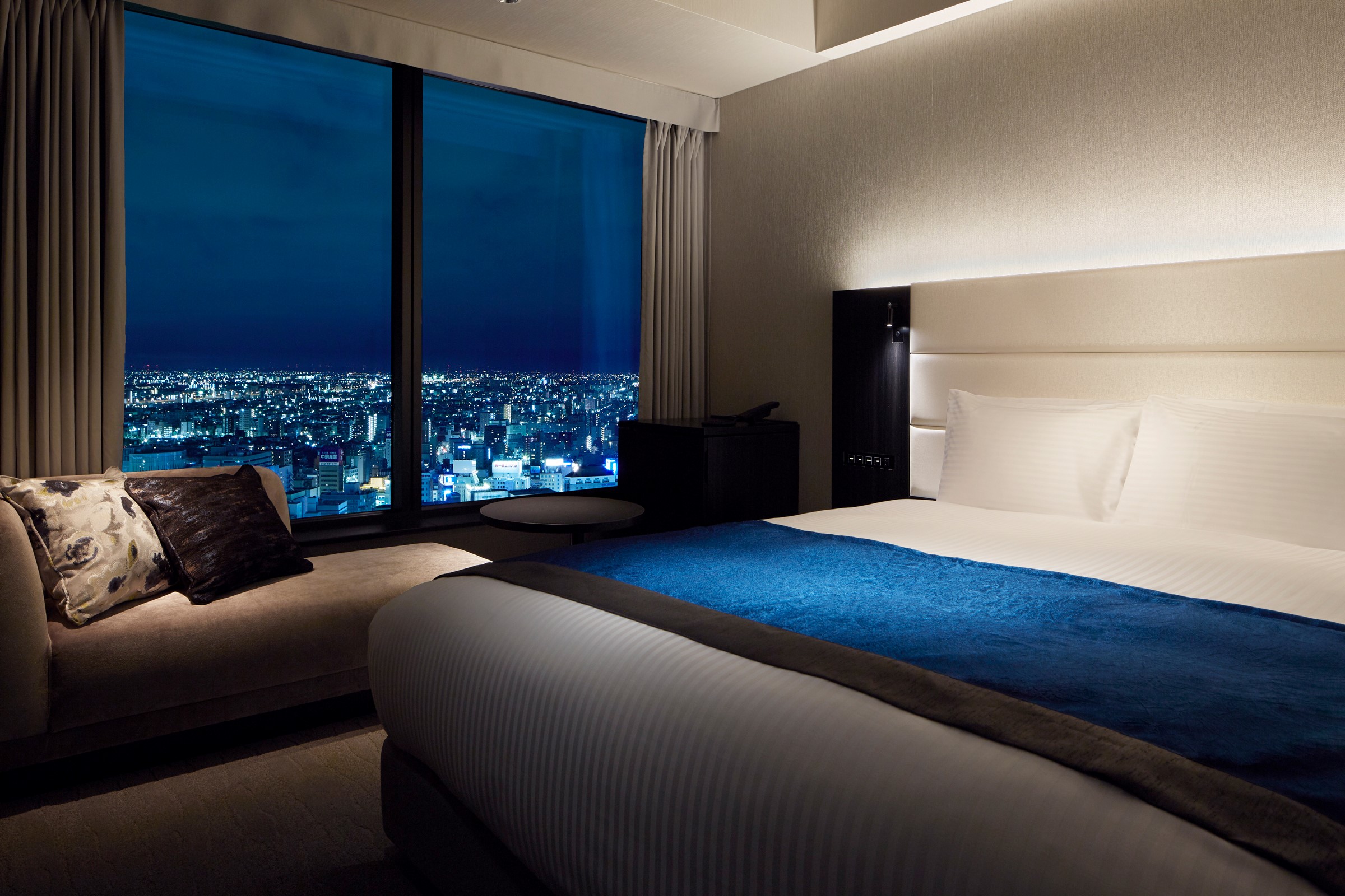 Double Queen Size Bed