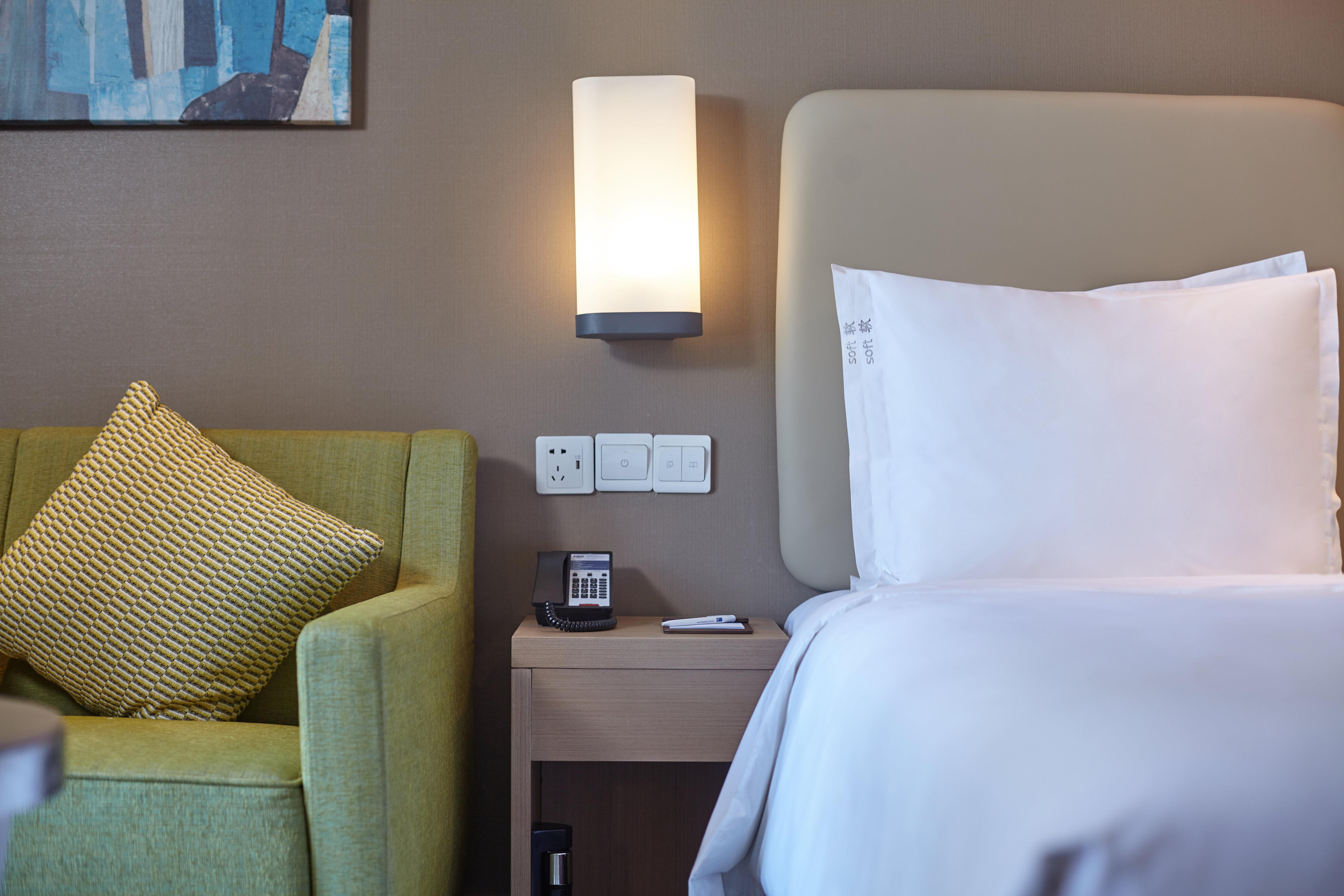 Double Accessible-queen Size Bed