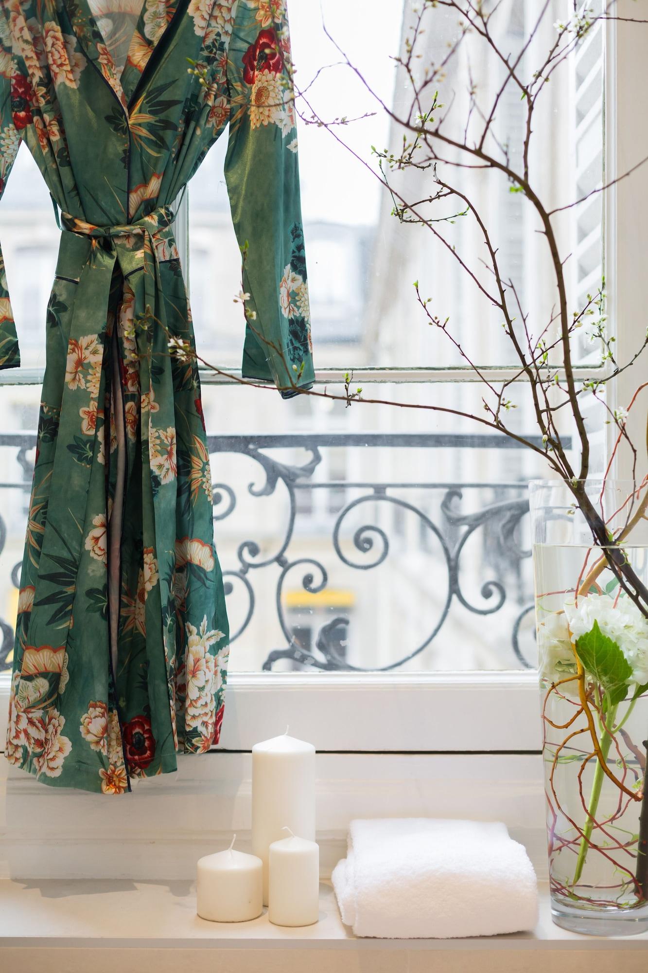 Quadruple Deluxe Queen Bed