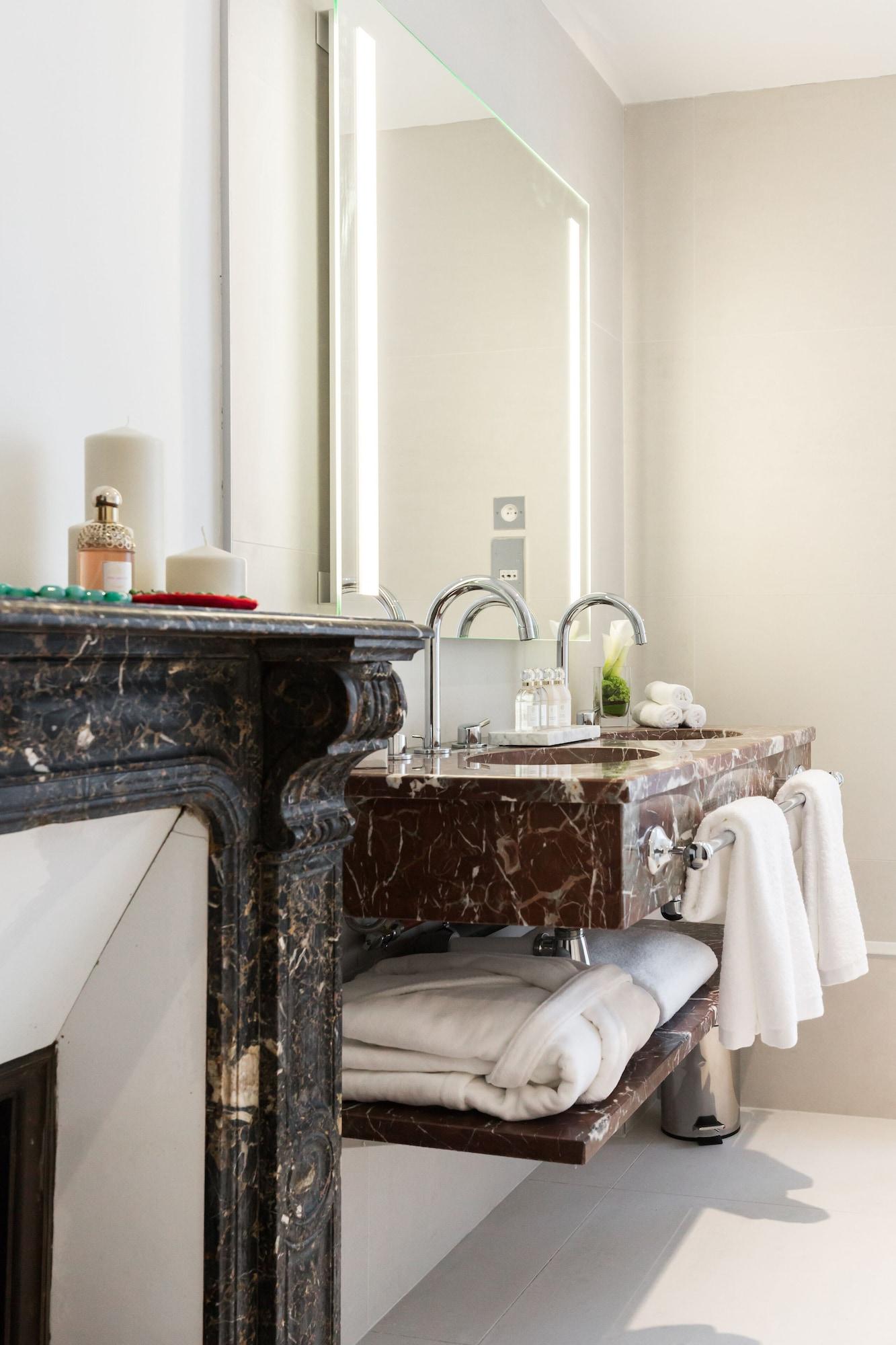 Quadruple Connecting Room