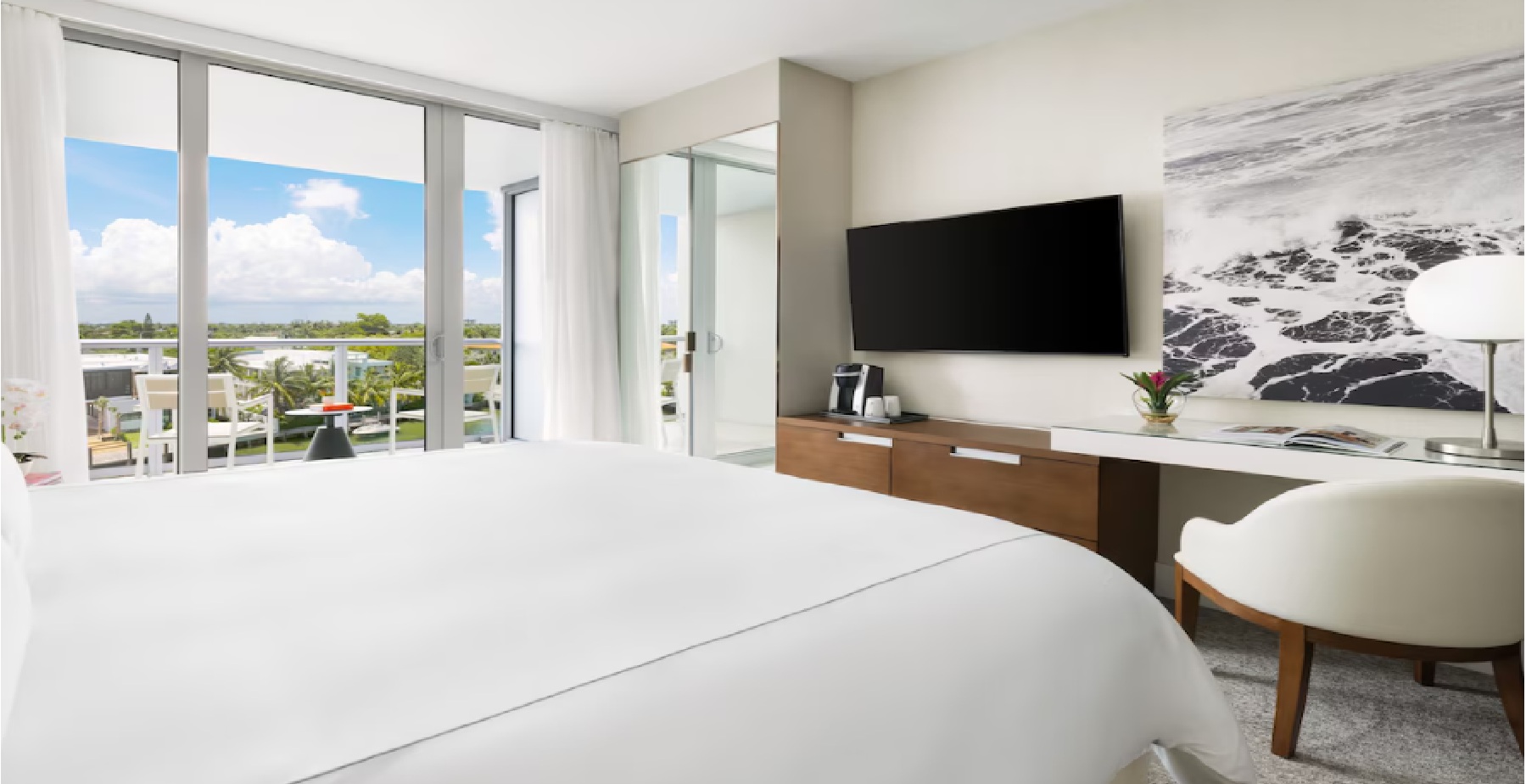 Room King Size Bed