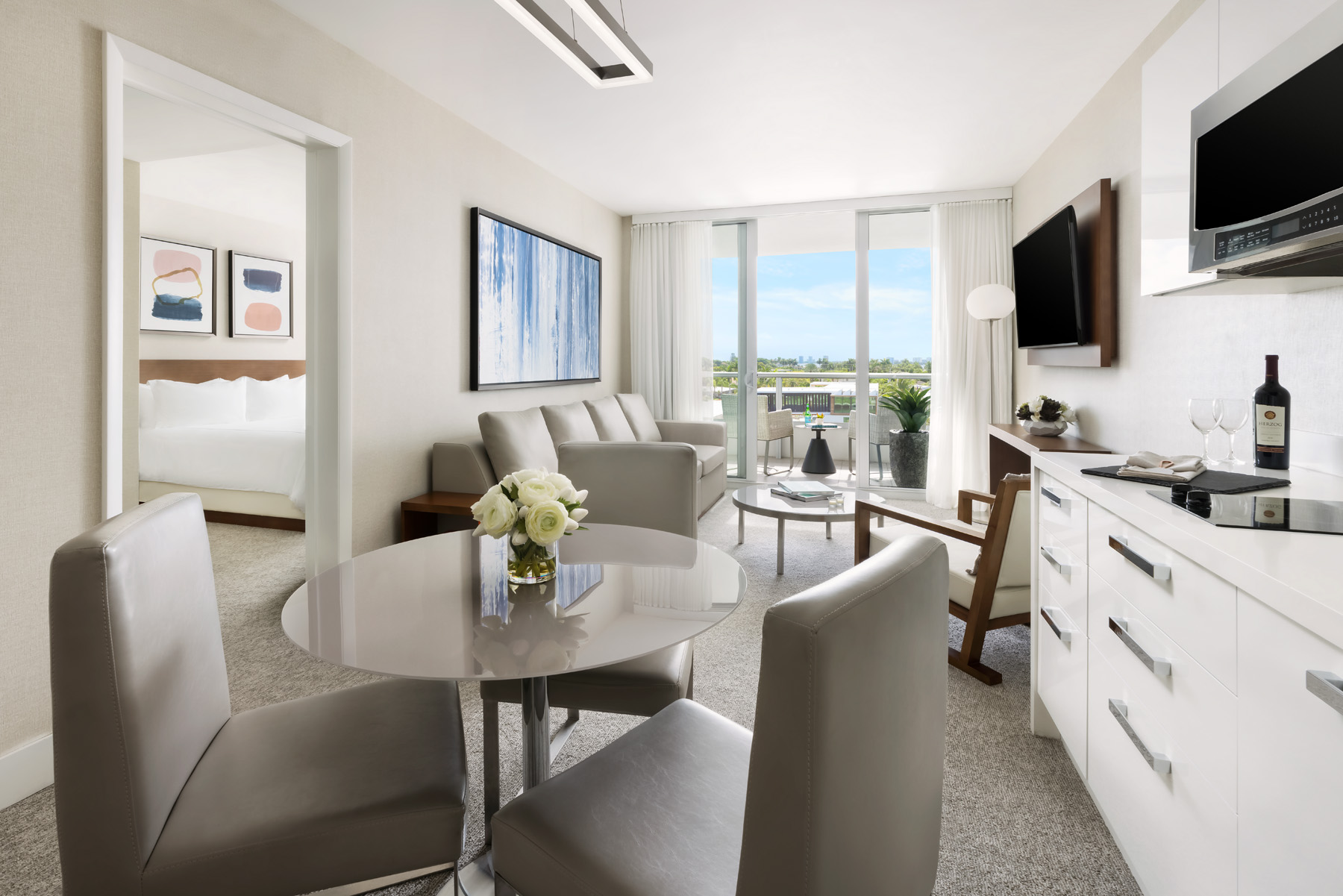 Suite Deluxe King Bed