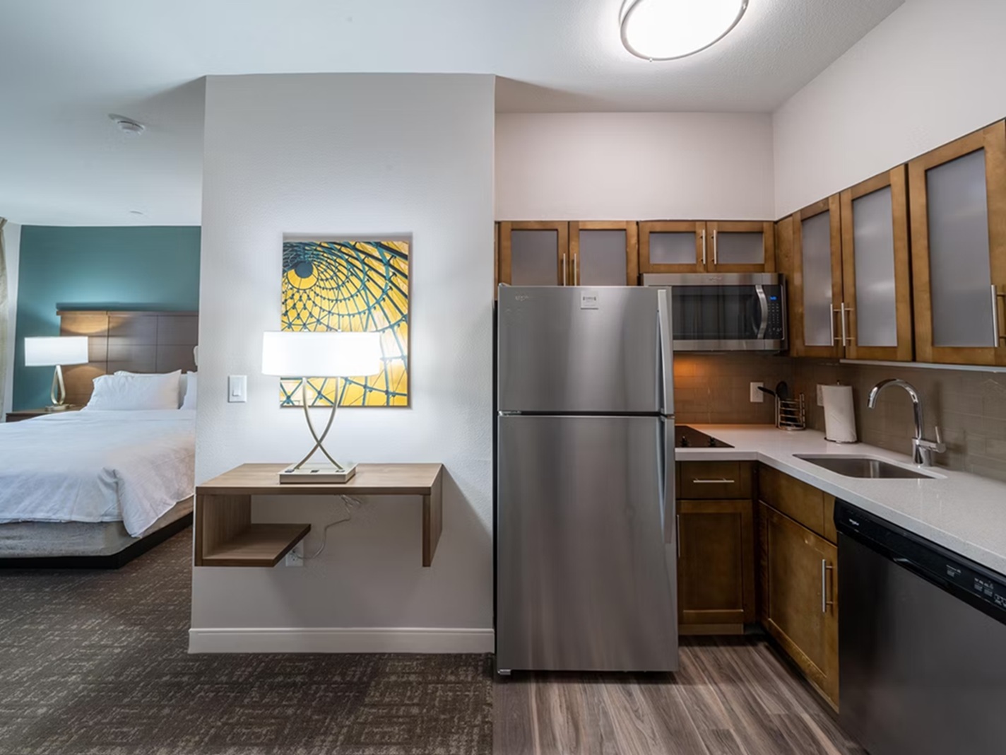 Studio Accessible King Size Bed