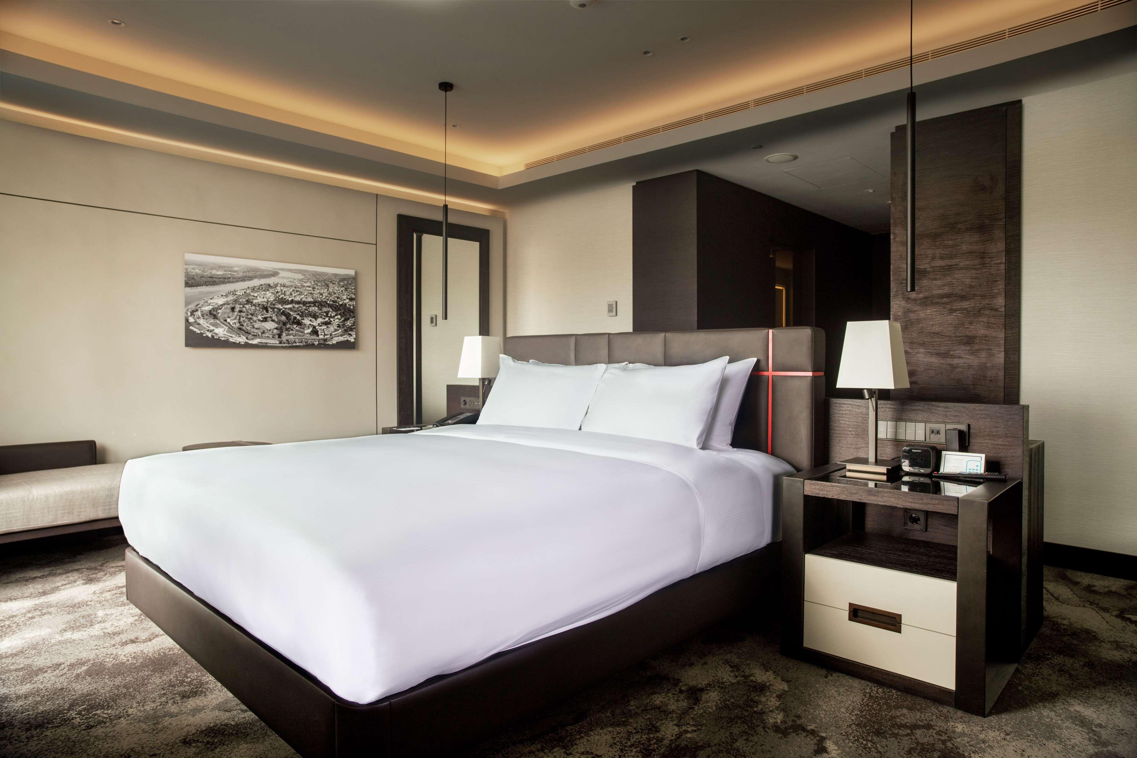 Junior Suite King Size Bed