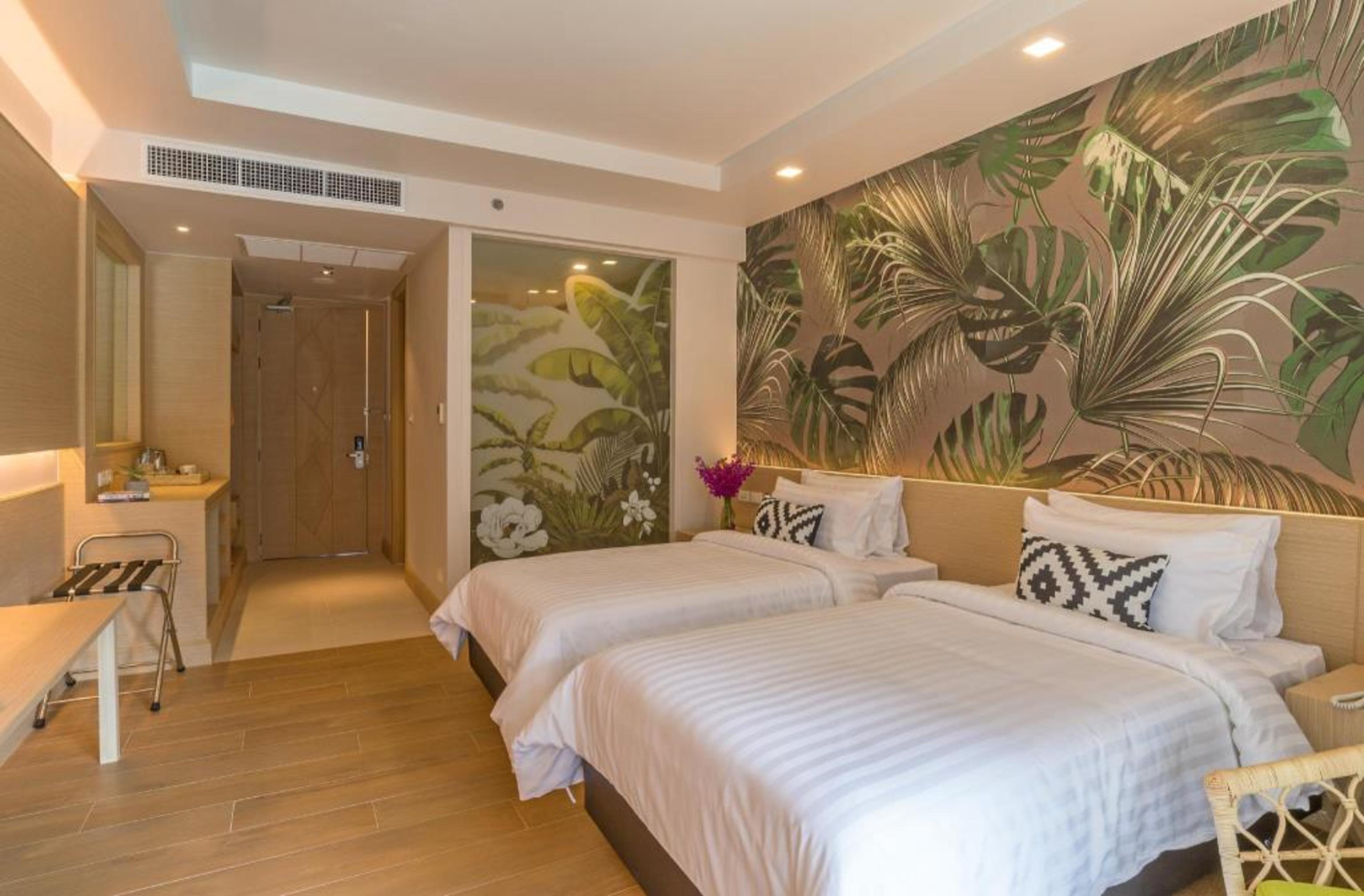 Double or Twin Deluxe Pool View