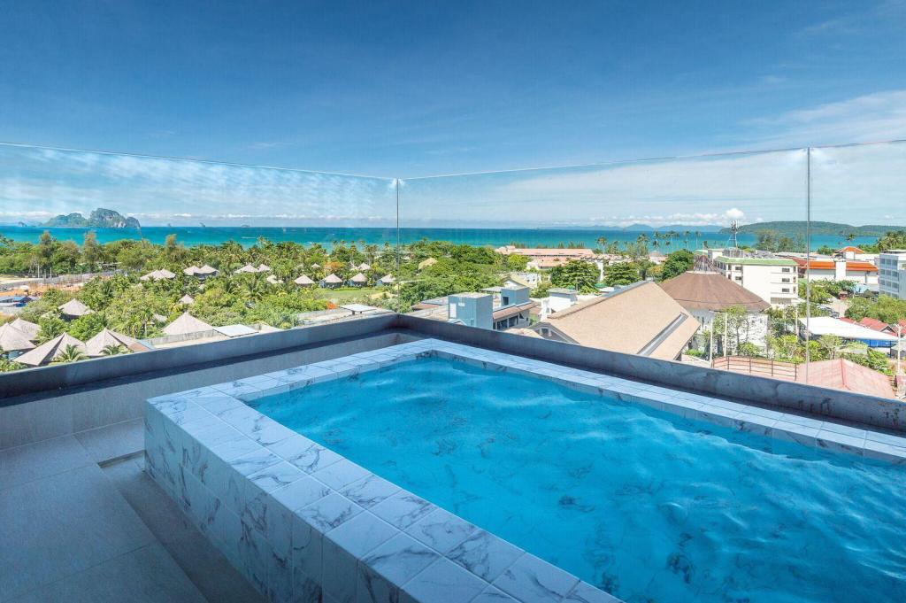 Double Deluxe Sea View with Balcony