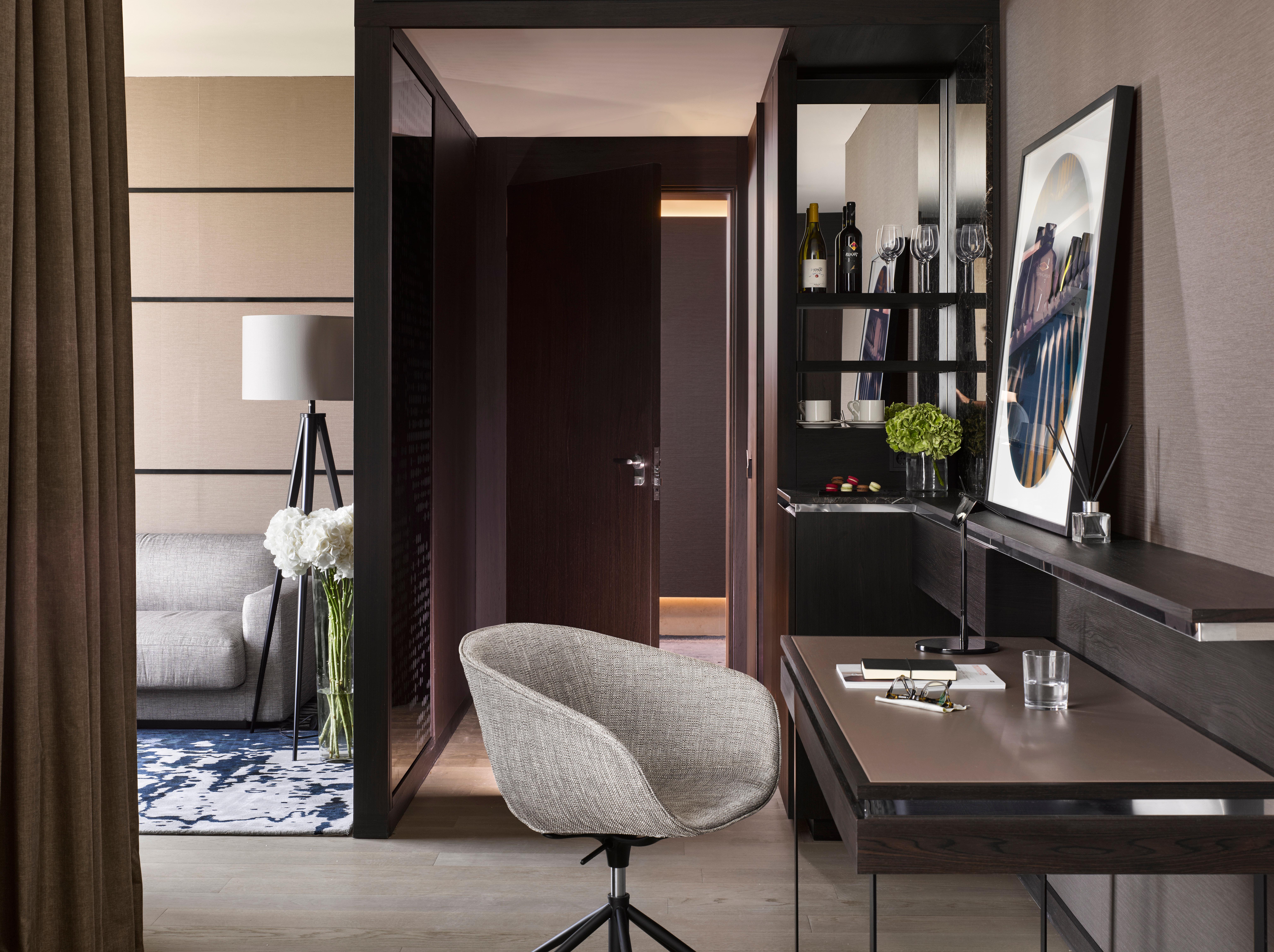 Junior Suite King Size Bed