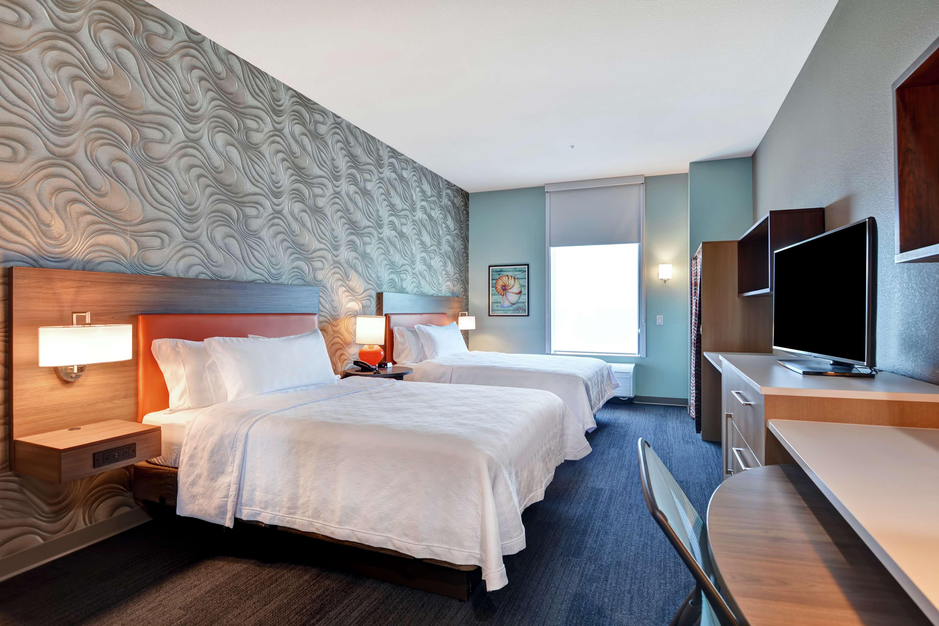 Studio Two Queen Beds