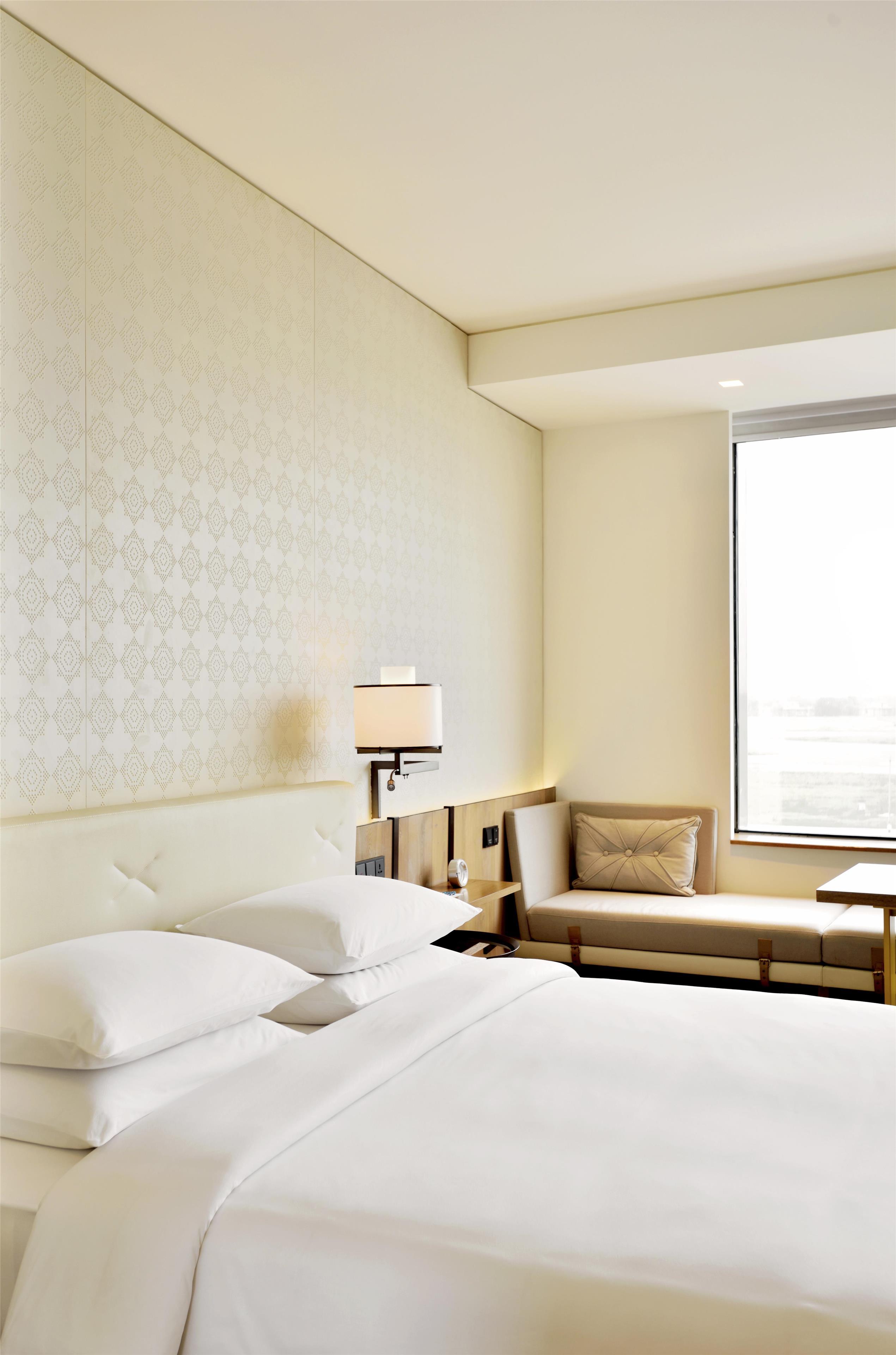 Double Deluxe King Bed