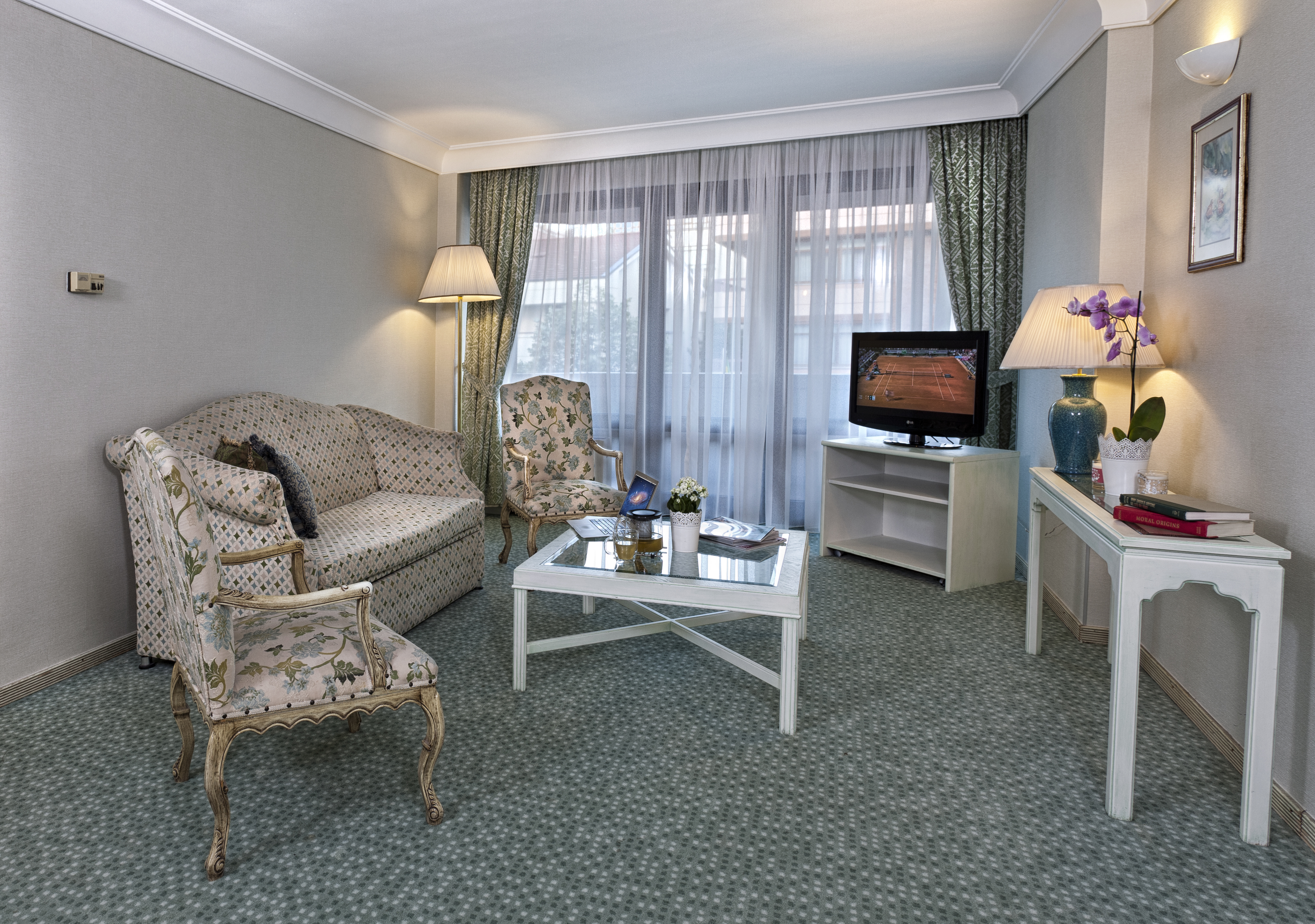 Apartment Connecting Room