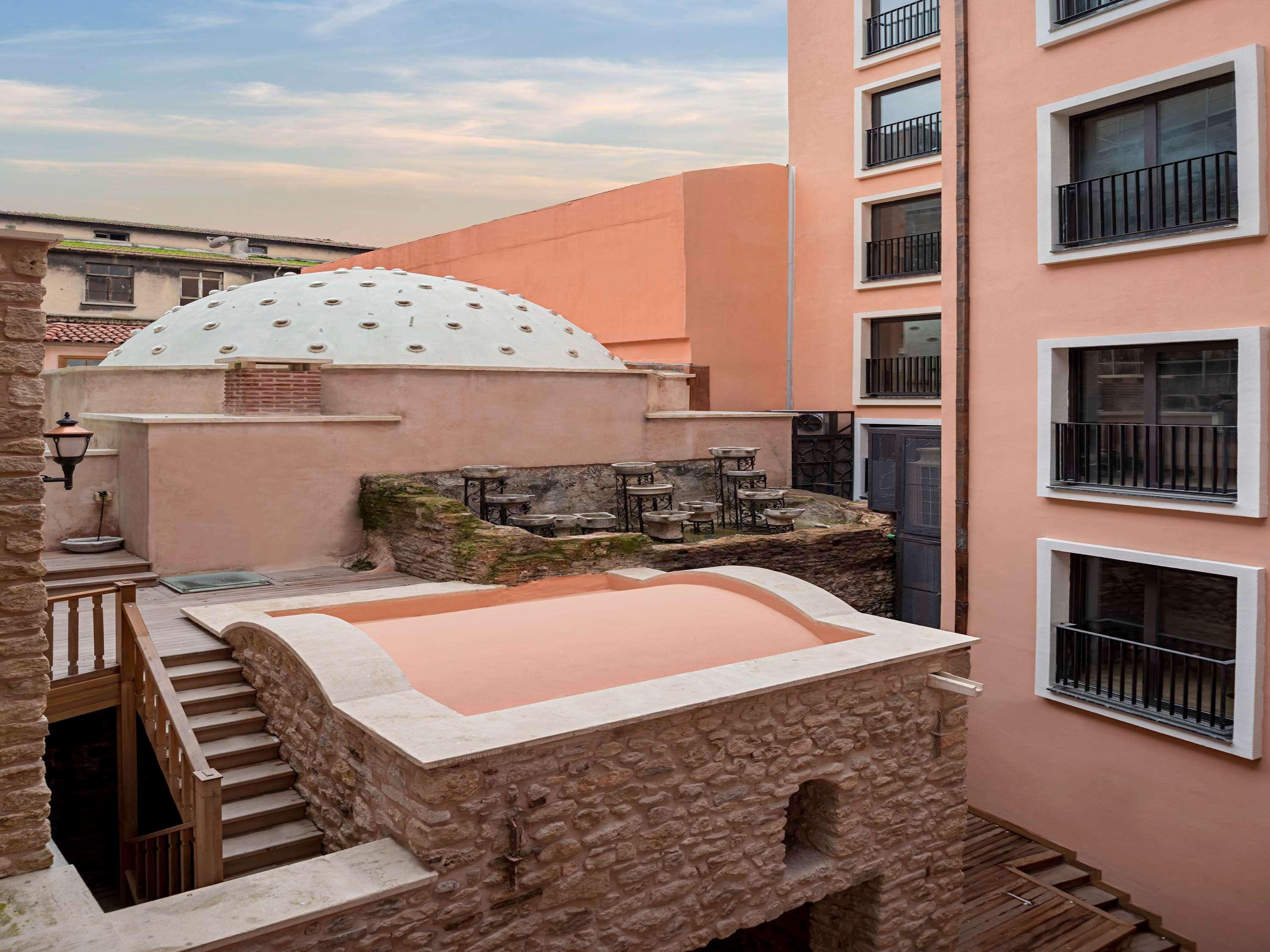 Double Classic King Bed