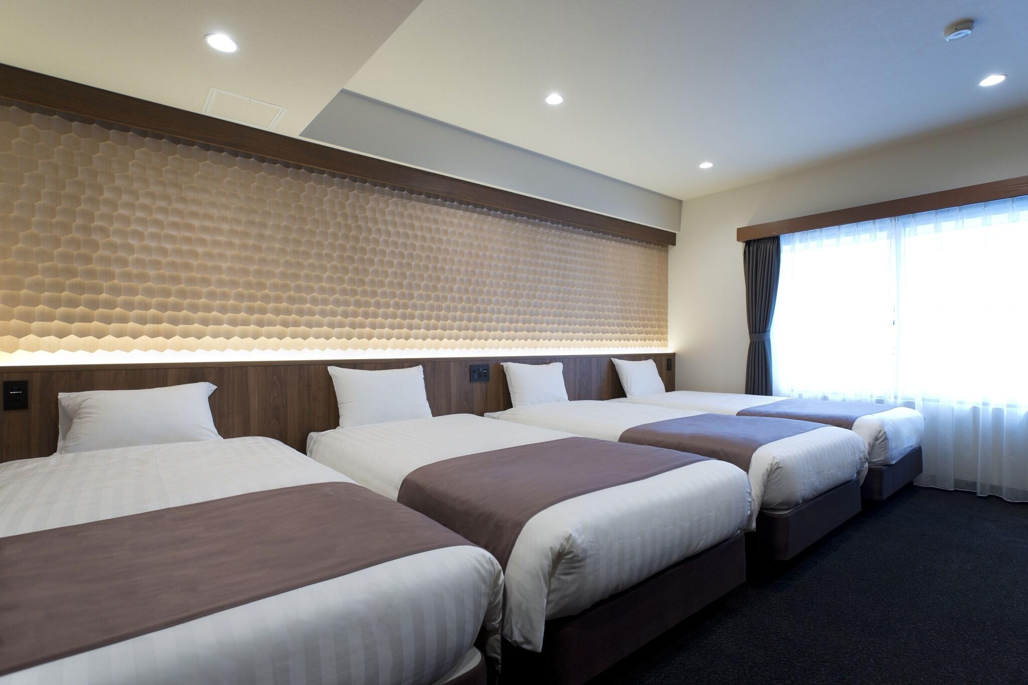 Quadruple Non Smoking