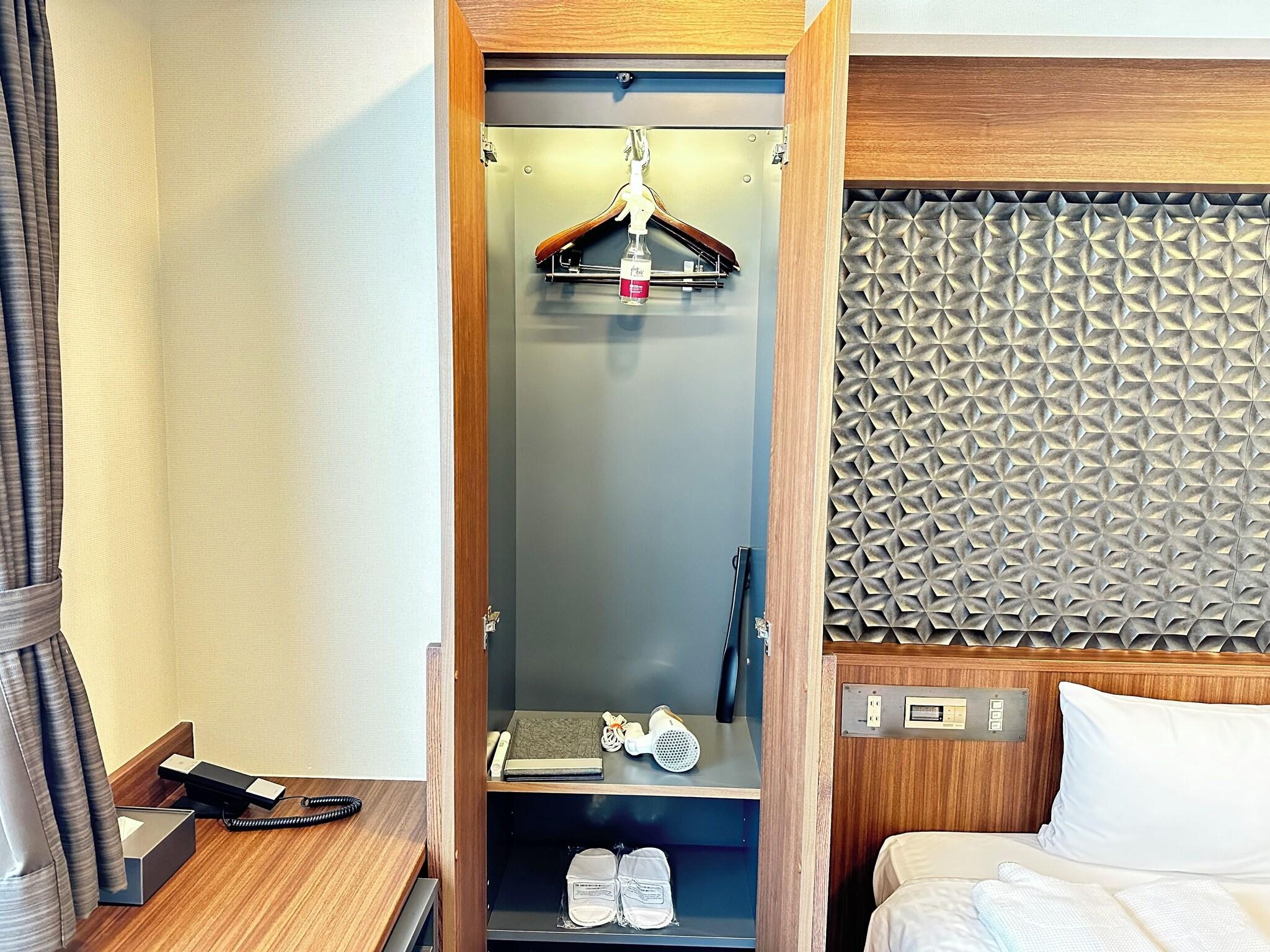 Double Queen Bed Non Smoking