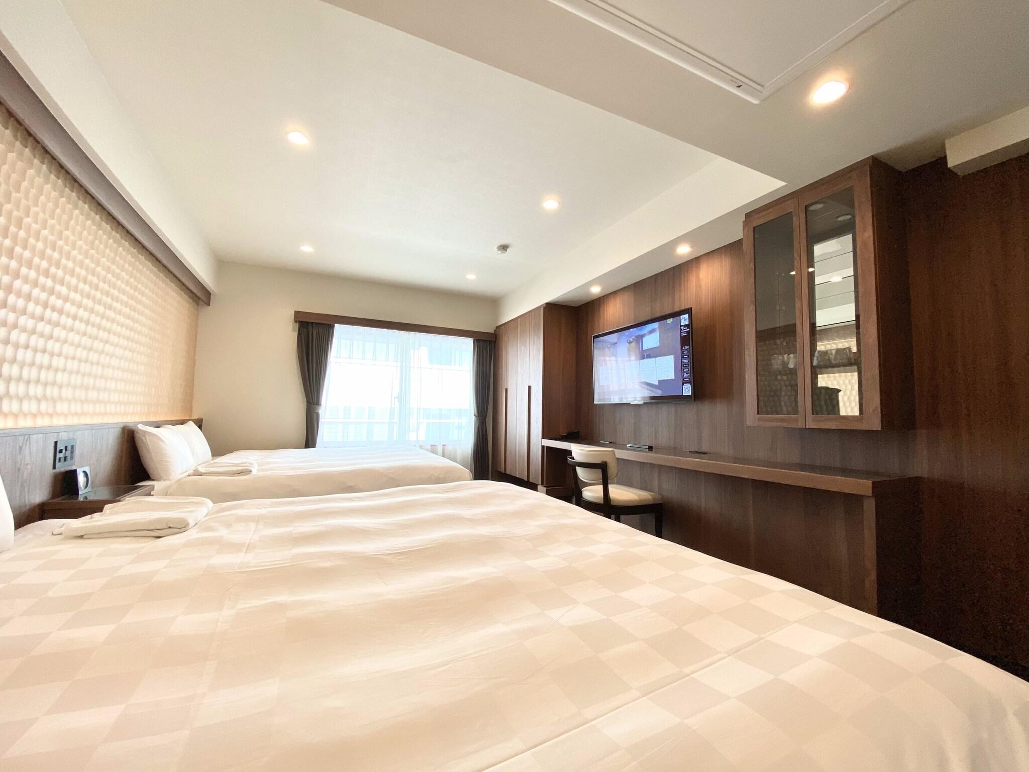 Quadruple Two King Beds