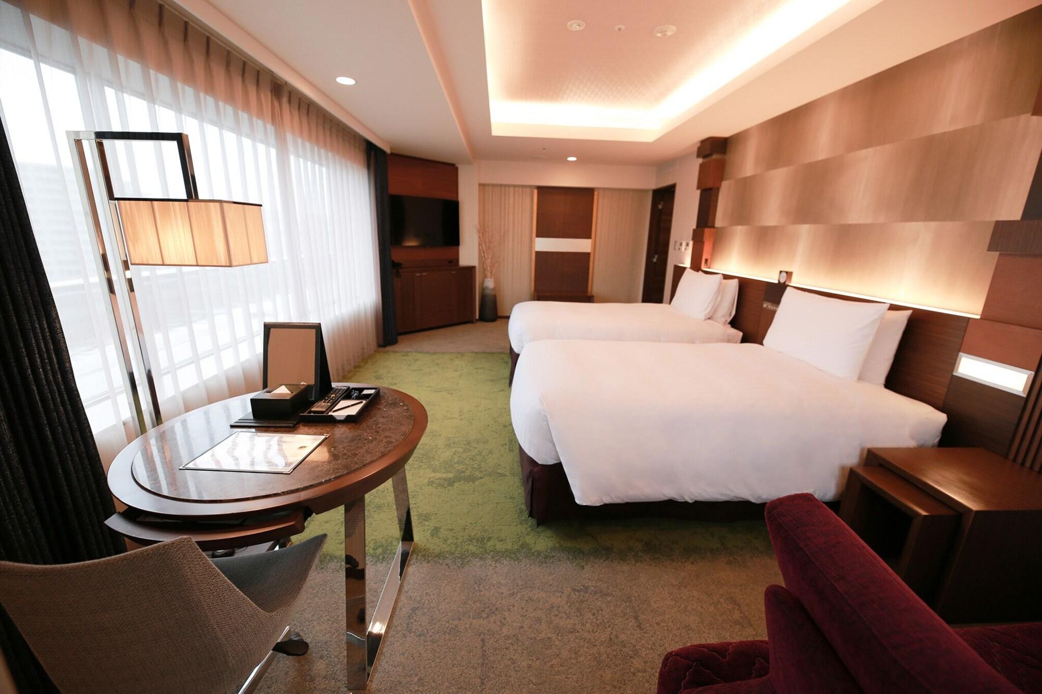 Twin Deluxe Two Beds